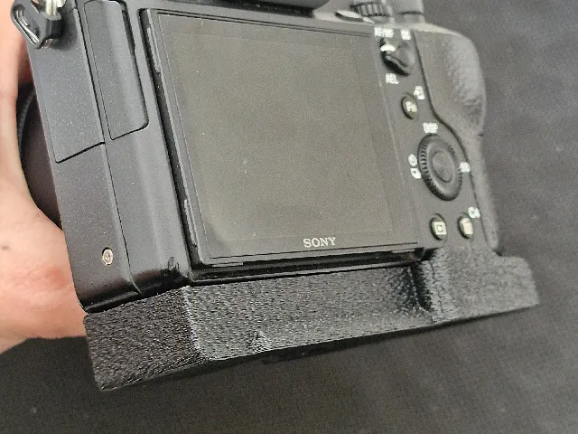 Comf grip with tripod mount for Sony A7ii A72