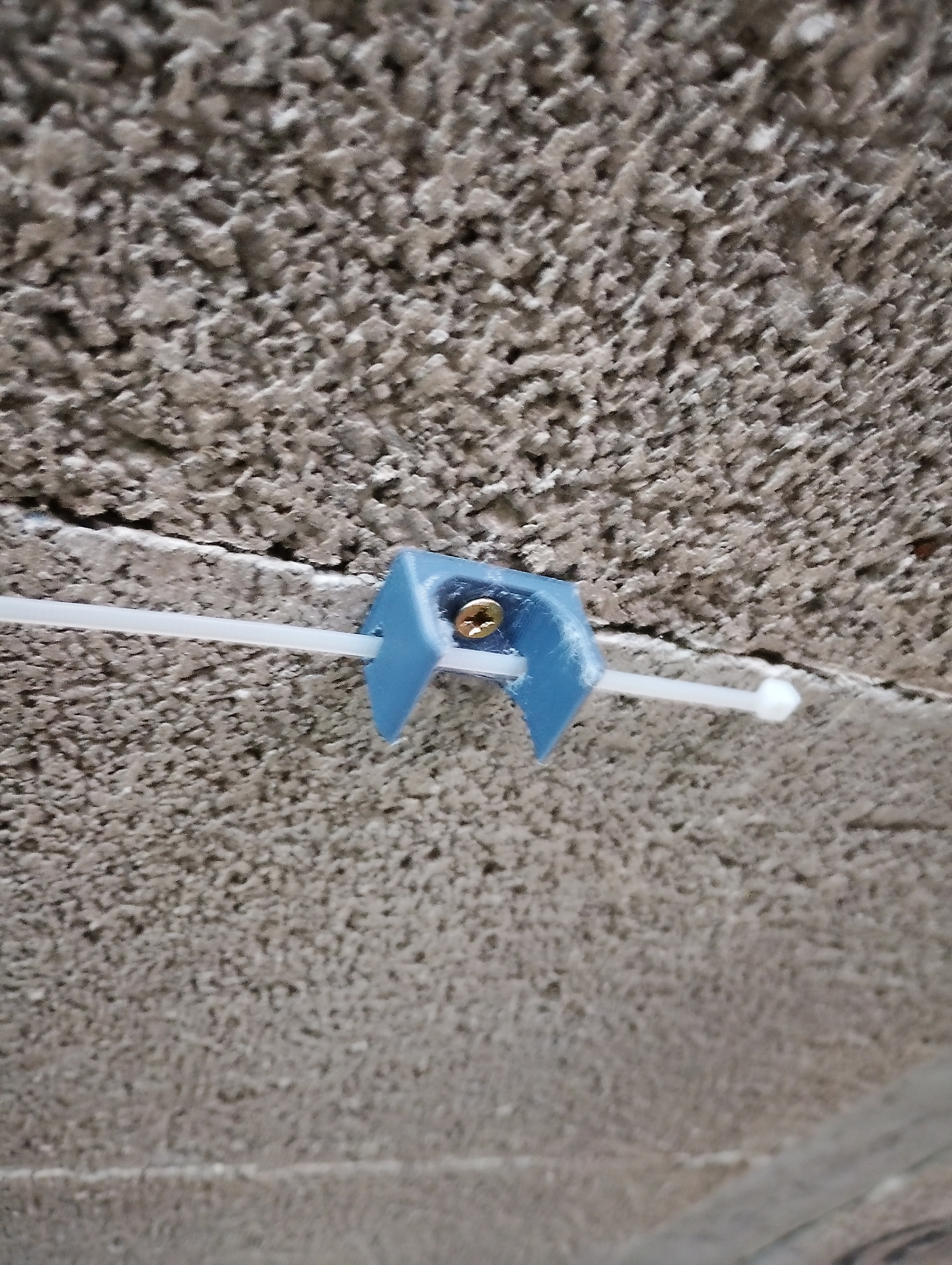 Fixing cables on rough walls/ceilings DN20 3D model by ThomCraft3D