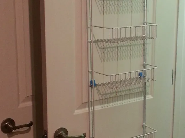 Door Hanging Hardware for Wire Shelving