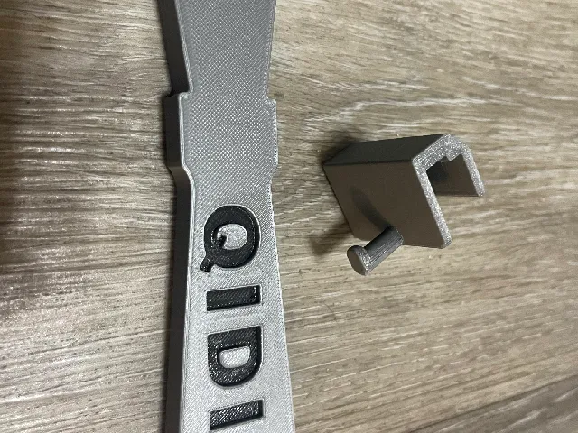 QIDI BED SCRAPER WITH HOOK.  NO QIDI BOX REQUIRED