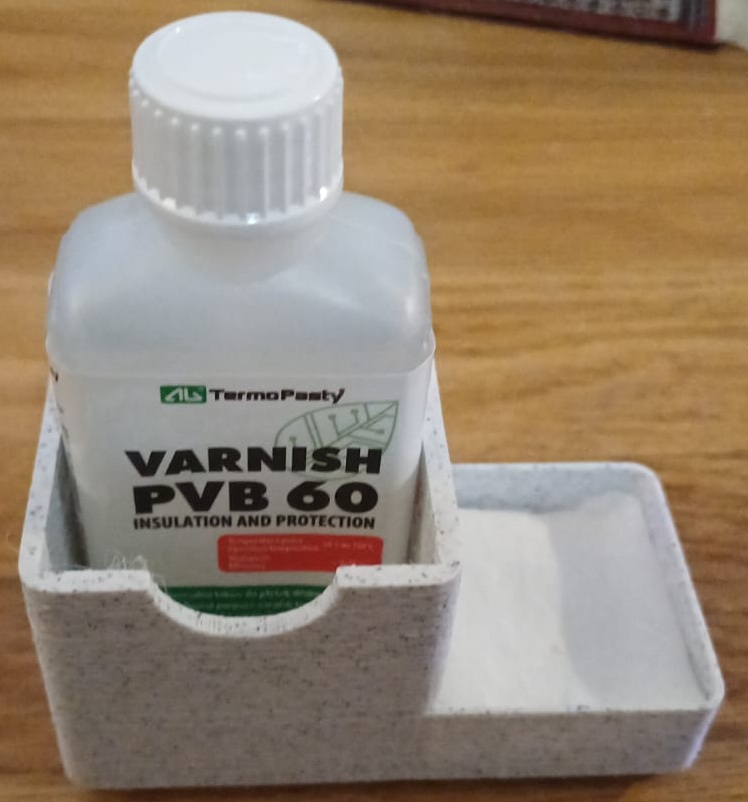 Gridfinity holder for TermoPasty Varnish PVB 60 50ml bottle.