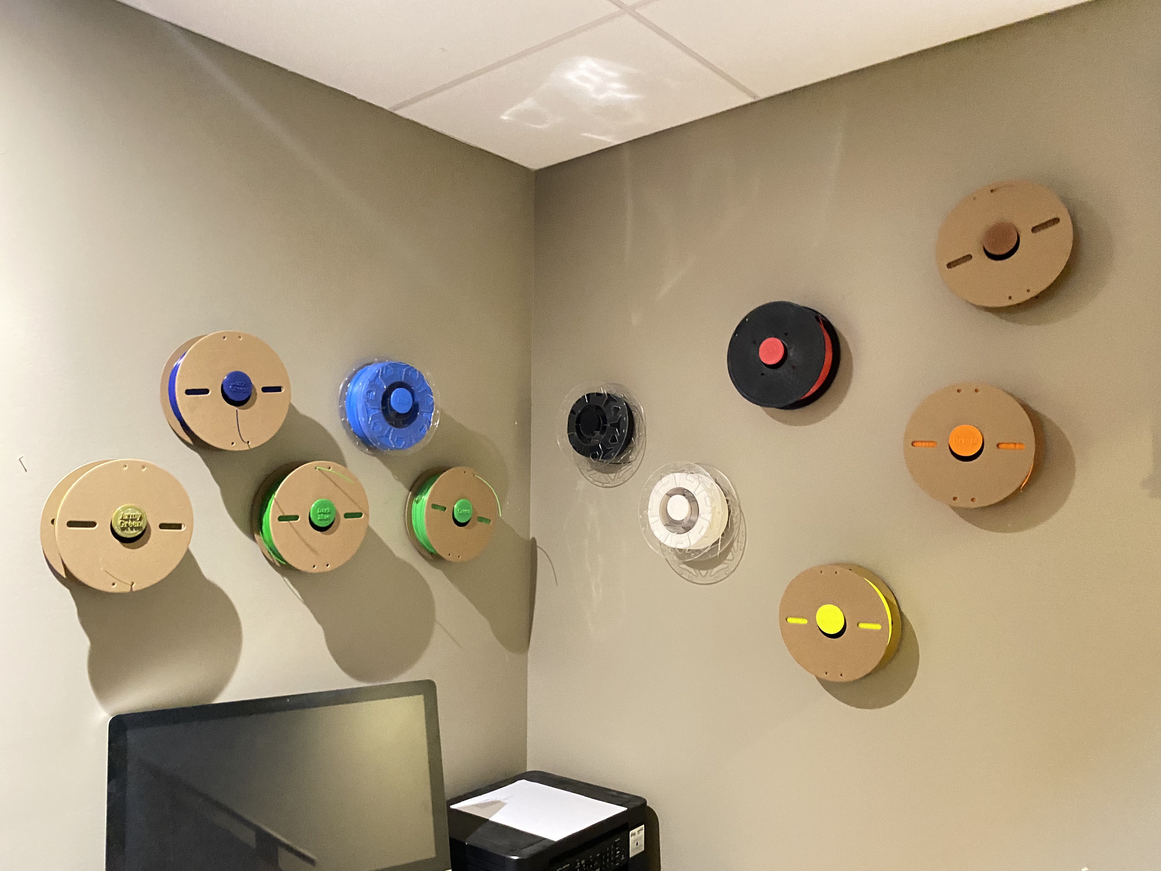 Filament spool wall stand - 1 Kg