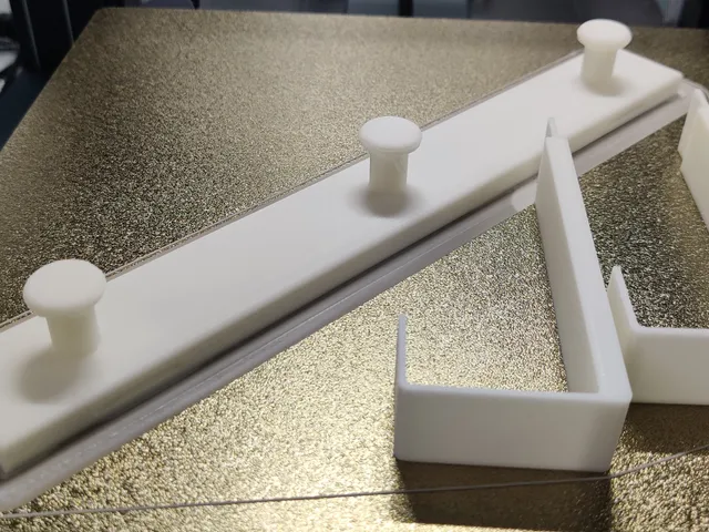 Over-the-Door Hanger with 3 Hooks