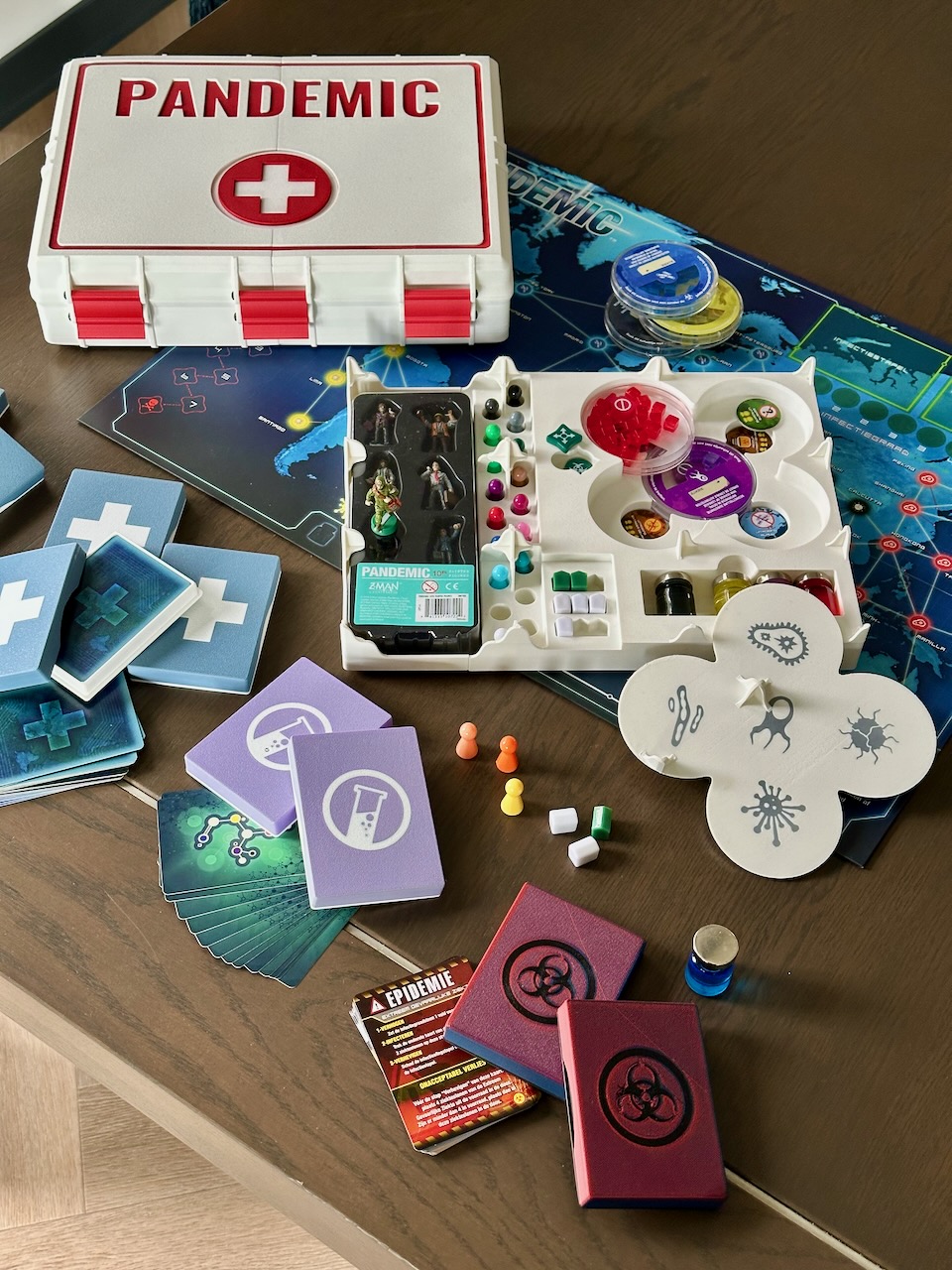 Pandemic boardgame storage box