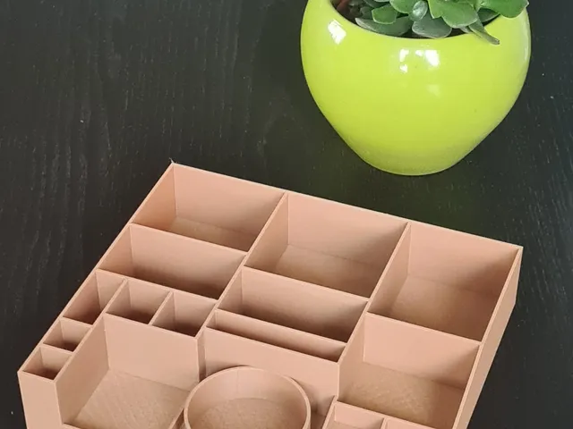 Simple large makeup and cosmetics organizer