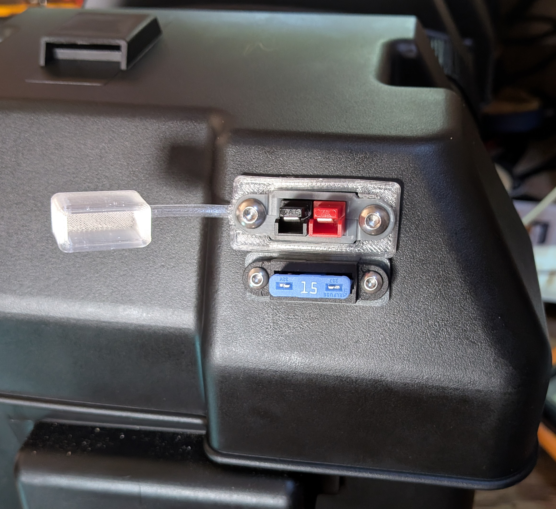 Anderson Power Poles panel mount with gasket/template and tethered TPU dust cap