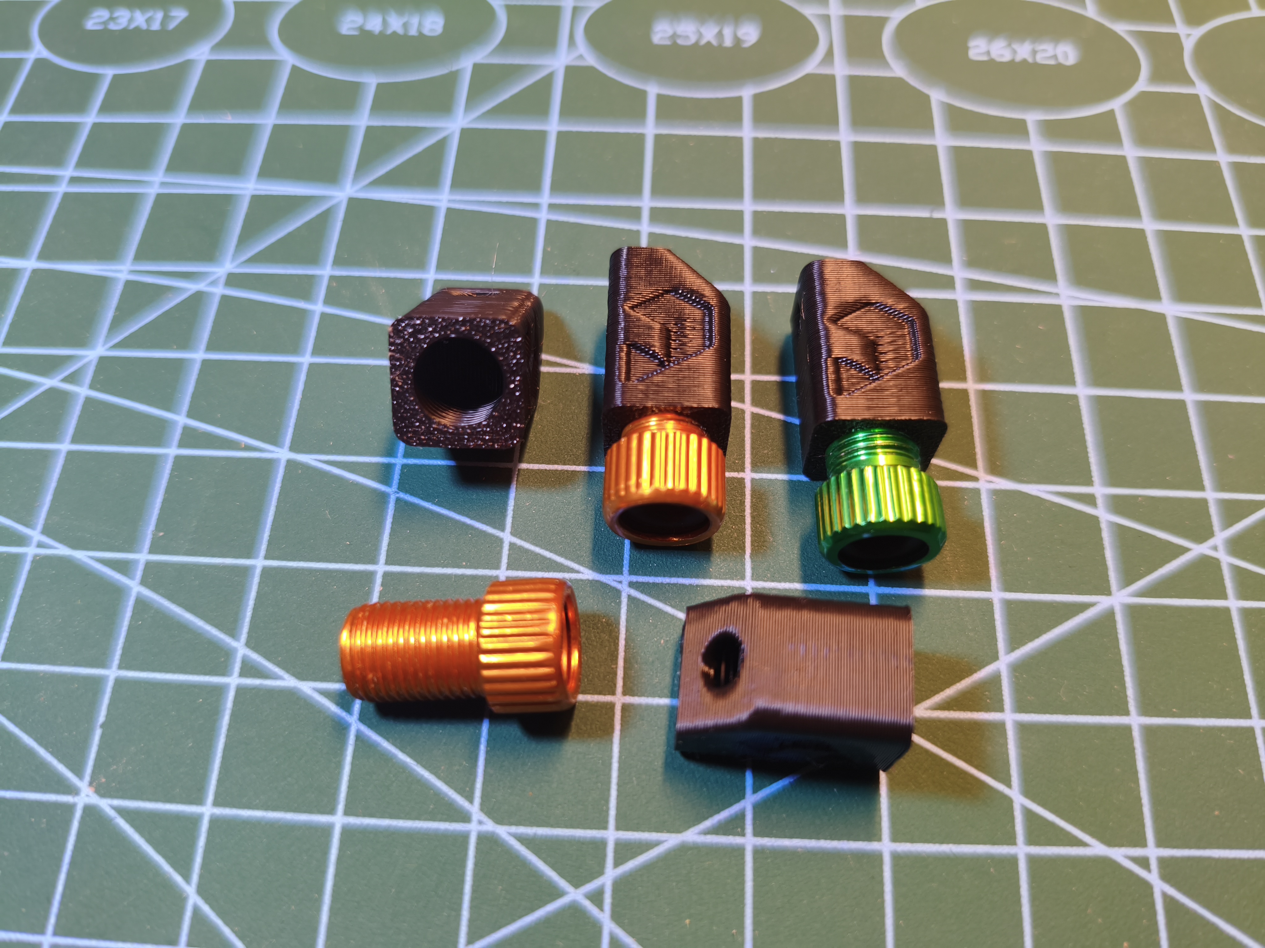Bike Pump Adapter Keychain Holder - Threaded