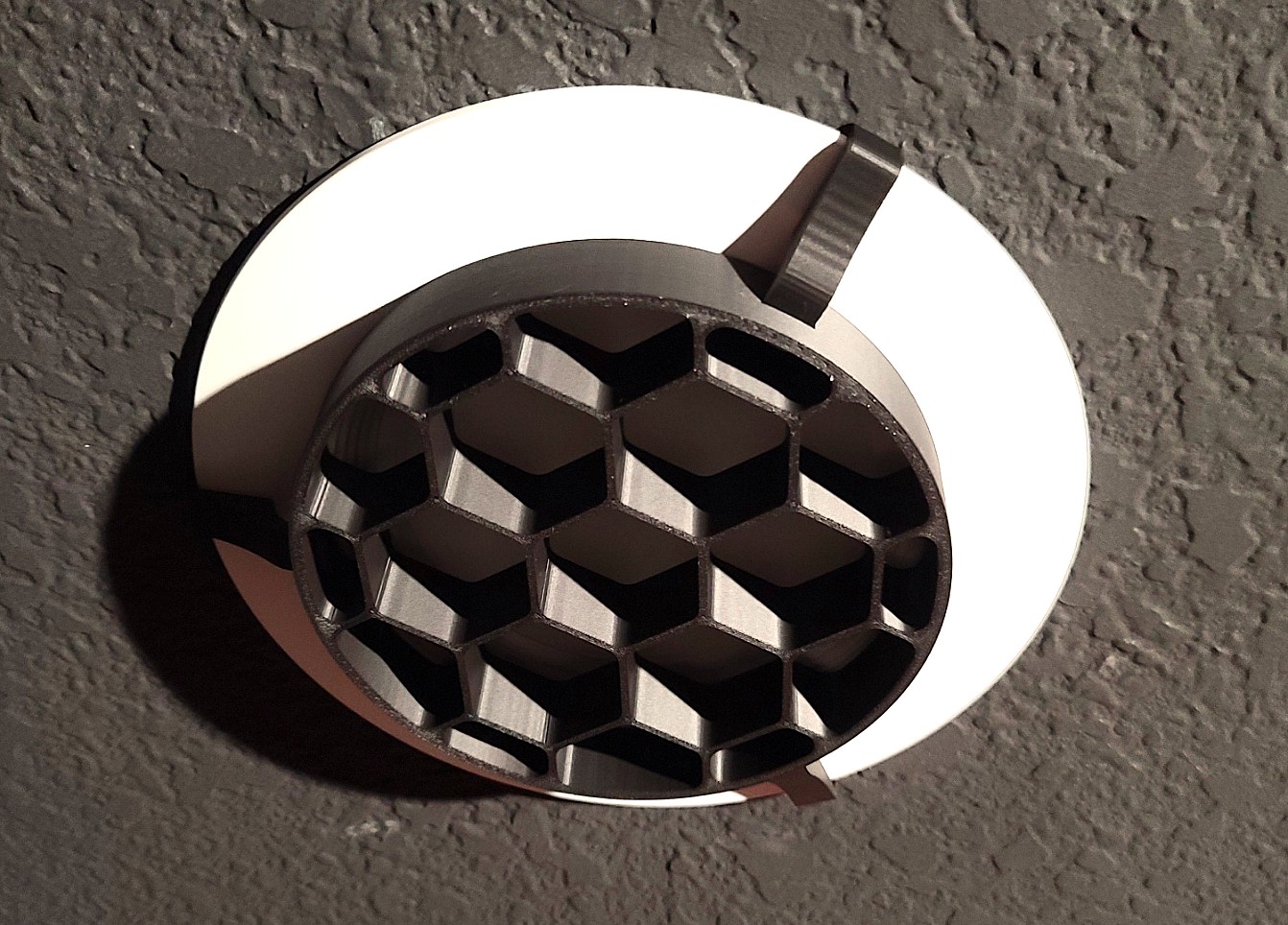 Glare reducing LED light baffle / cover