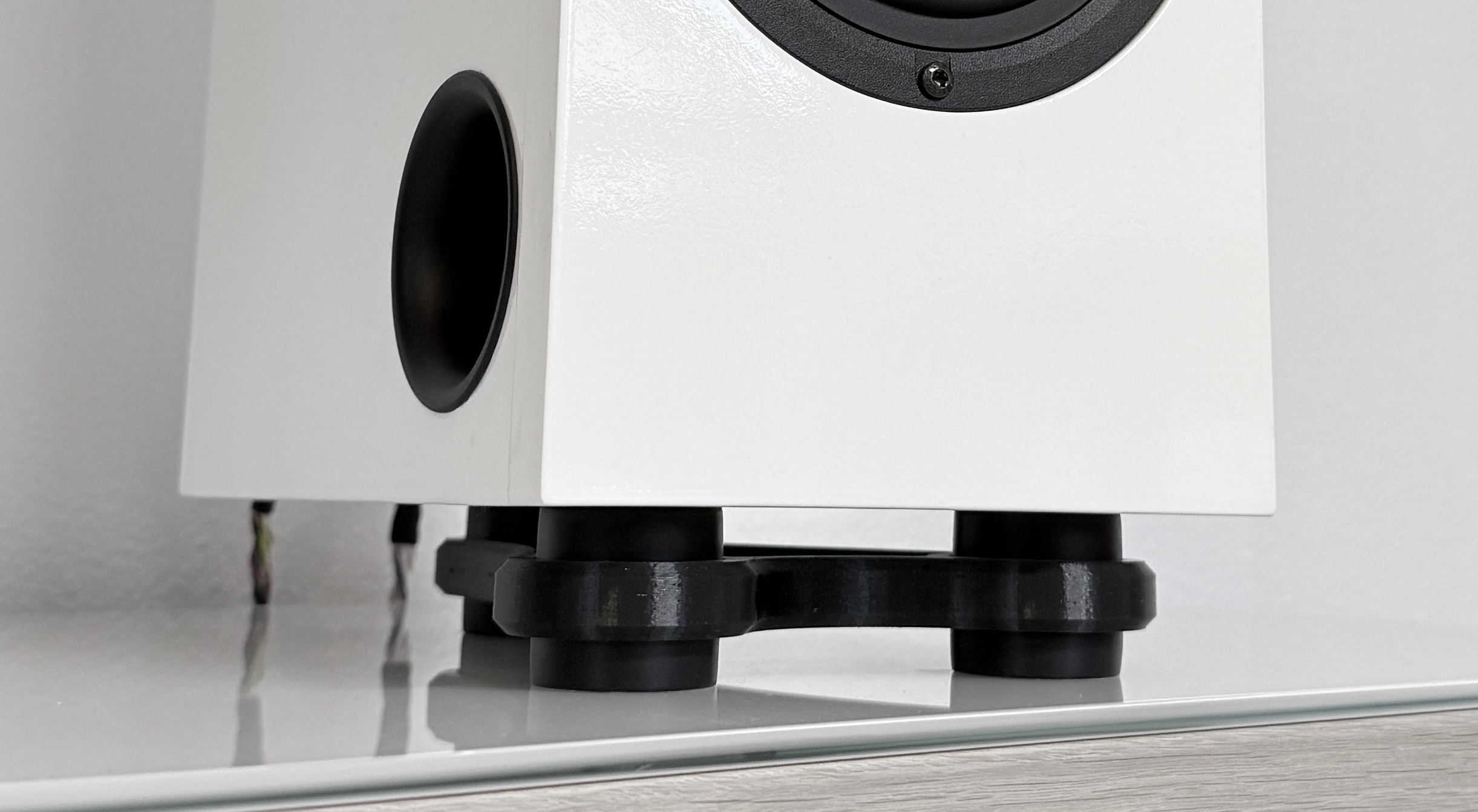 Speaker Stand with rubber feet 3D model