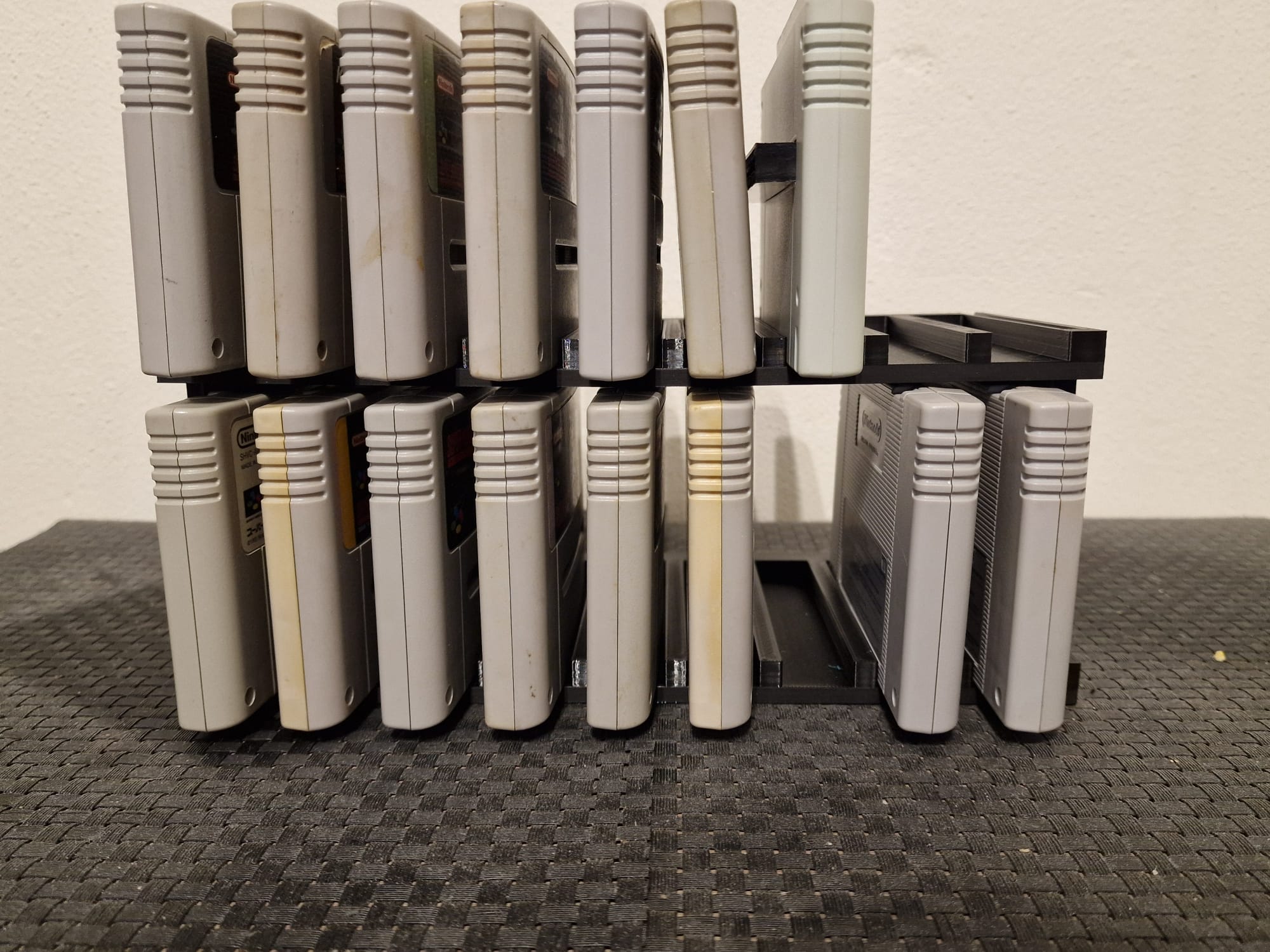 snes game stand stackable v1 — thumbnail 2
