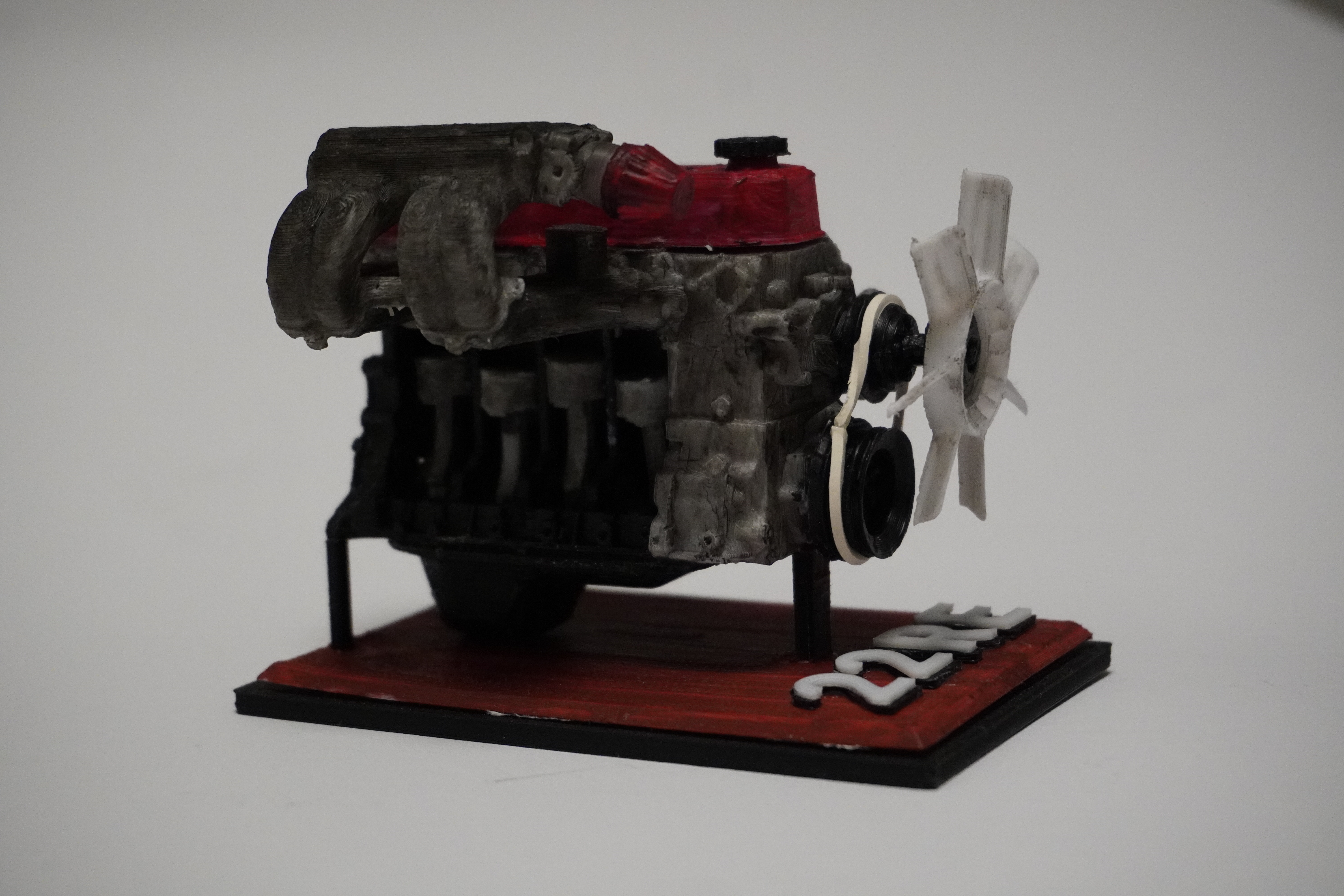 MINI Toyota 4 Cylinder Engine 22RE, Complete Working Model Mini Edition — miniatura 25