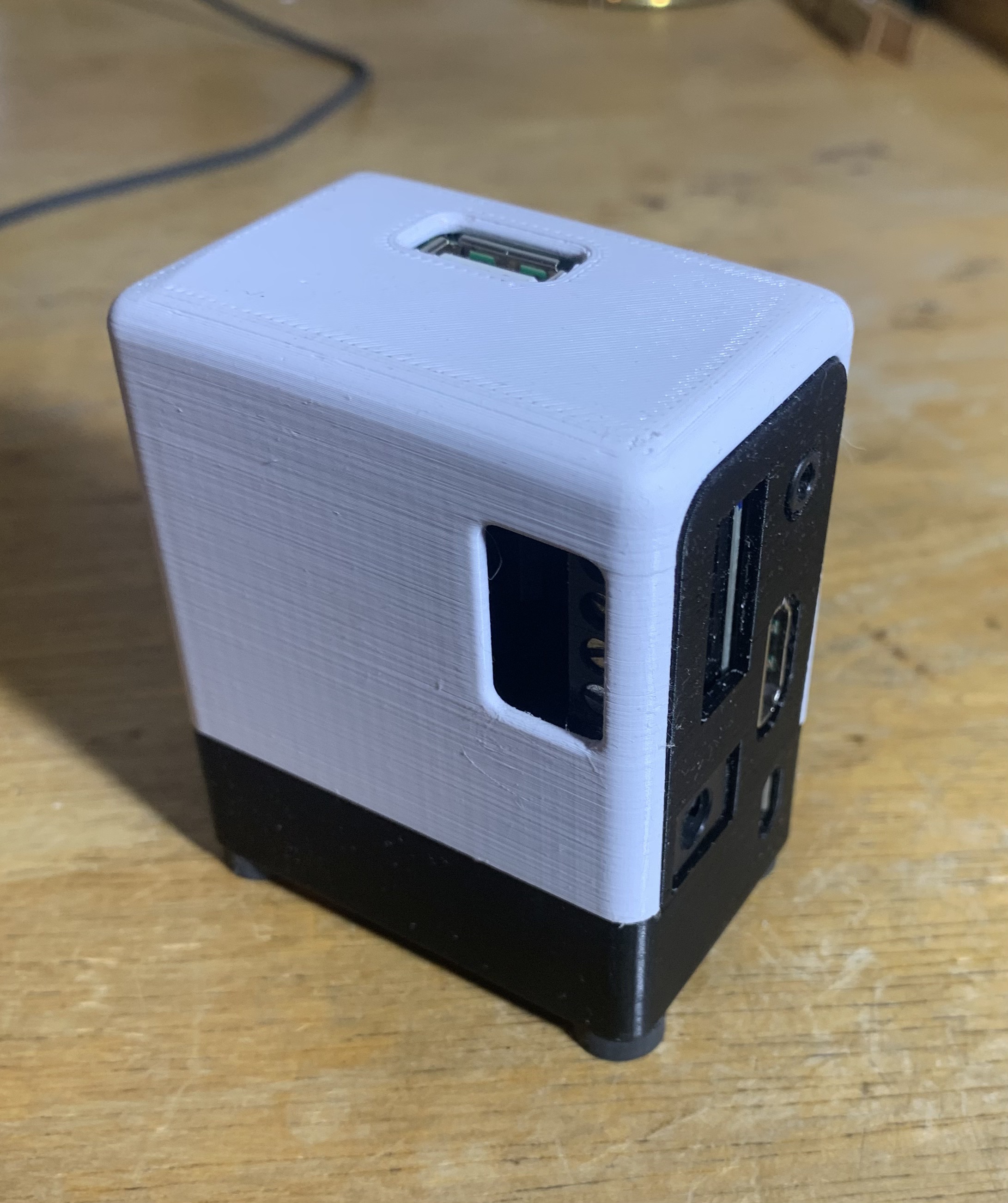 HifiBerry Amp 2 / RaspBerry Pi 3A compact upright amp V2