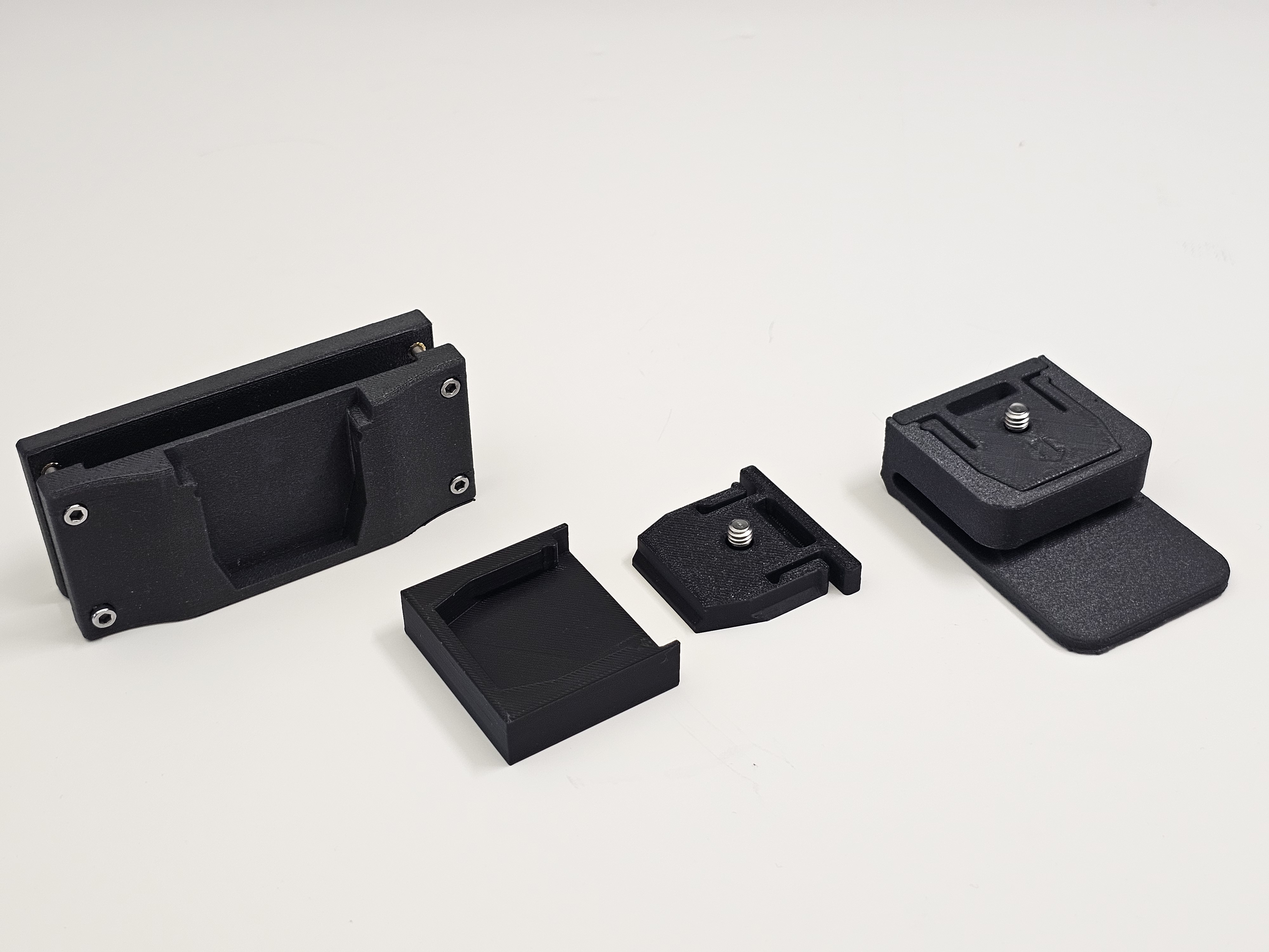 Miniatura 2 do modelo 3D Camera Backpack Clip