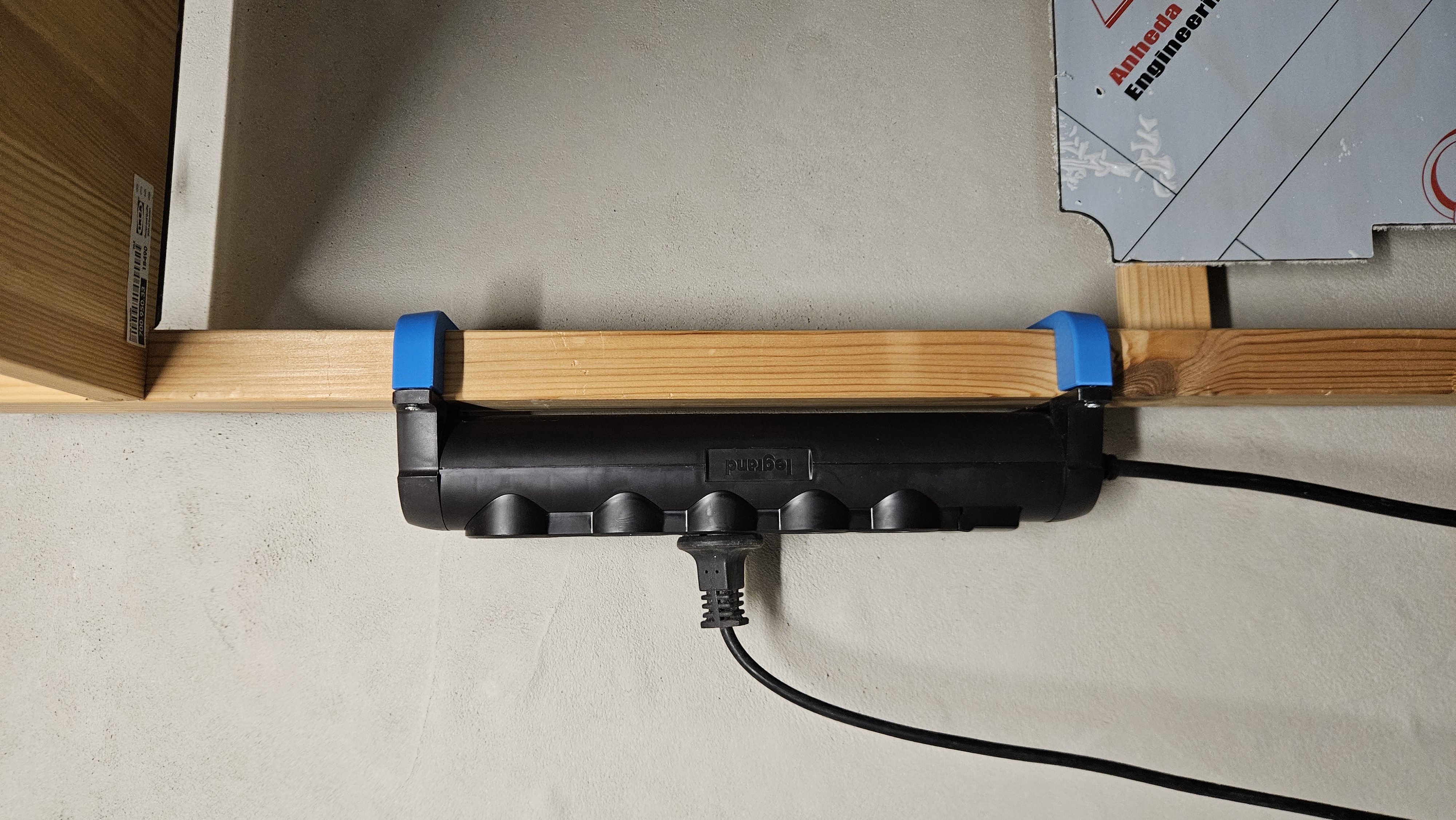 Holder for socket on Ikea Ivar shelf 3D model