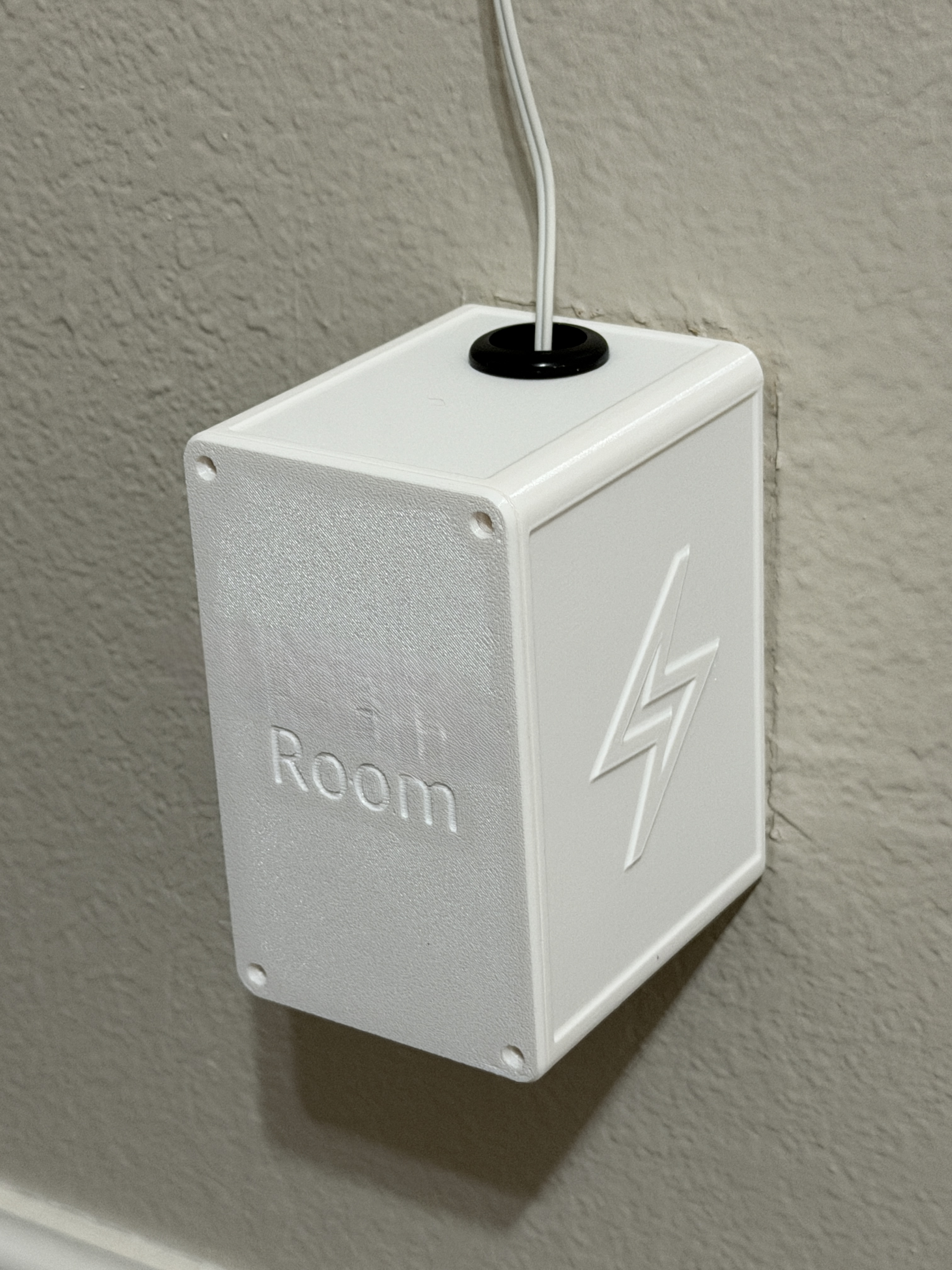 Outlet Locker Top/Bottom Access