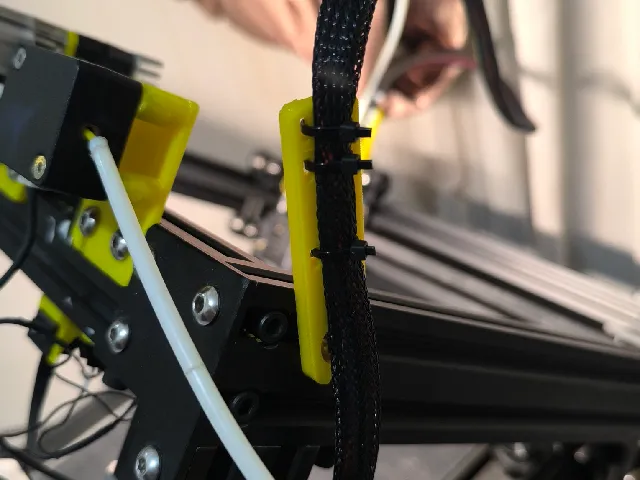 Yet Another Cable Hanger