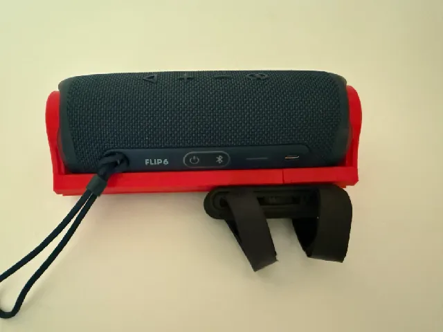 Speaker JBL Flip6 holder for bicycle using KnogPWR frame.