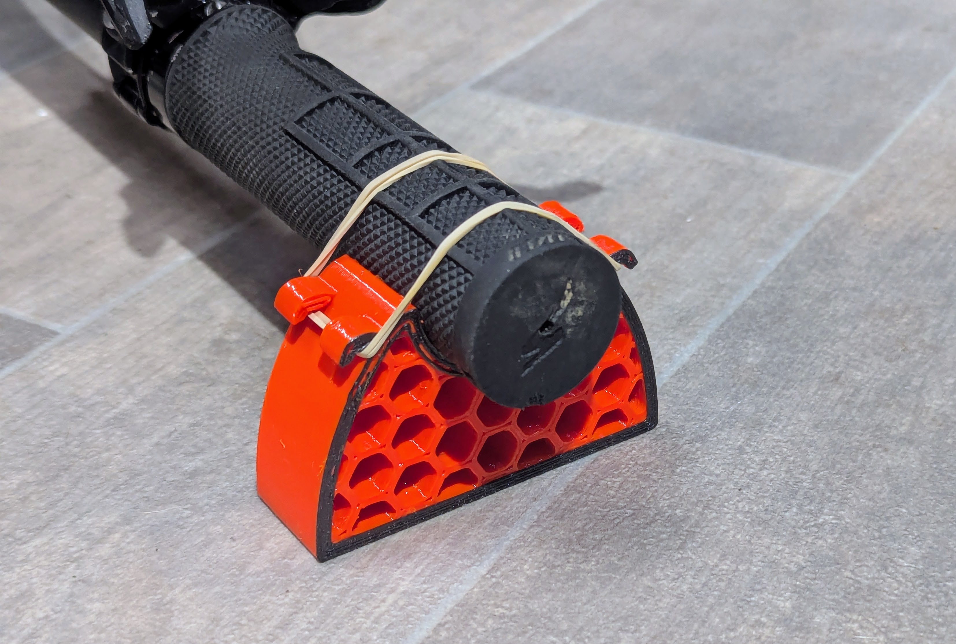 Universal bike handle mount – extra sturdy, fits e-bikes, cargo bikes, dirt bikes.