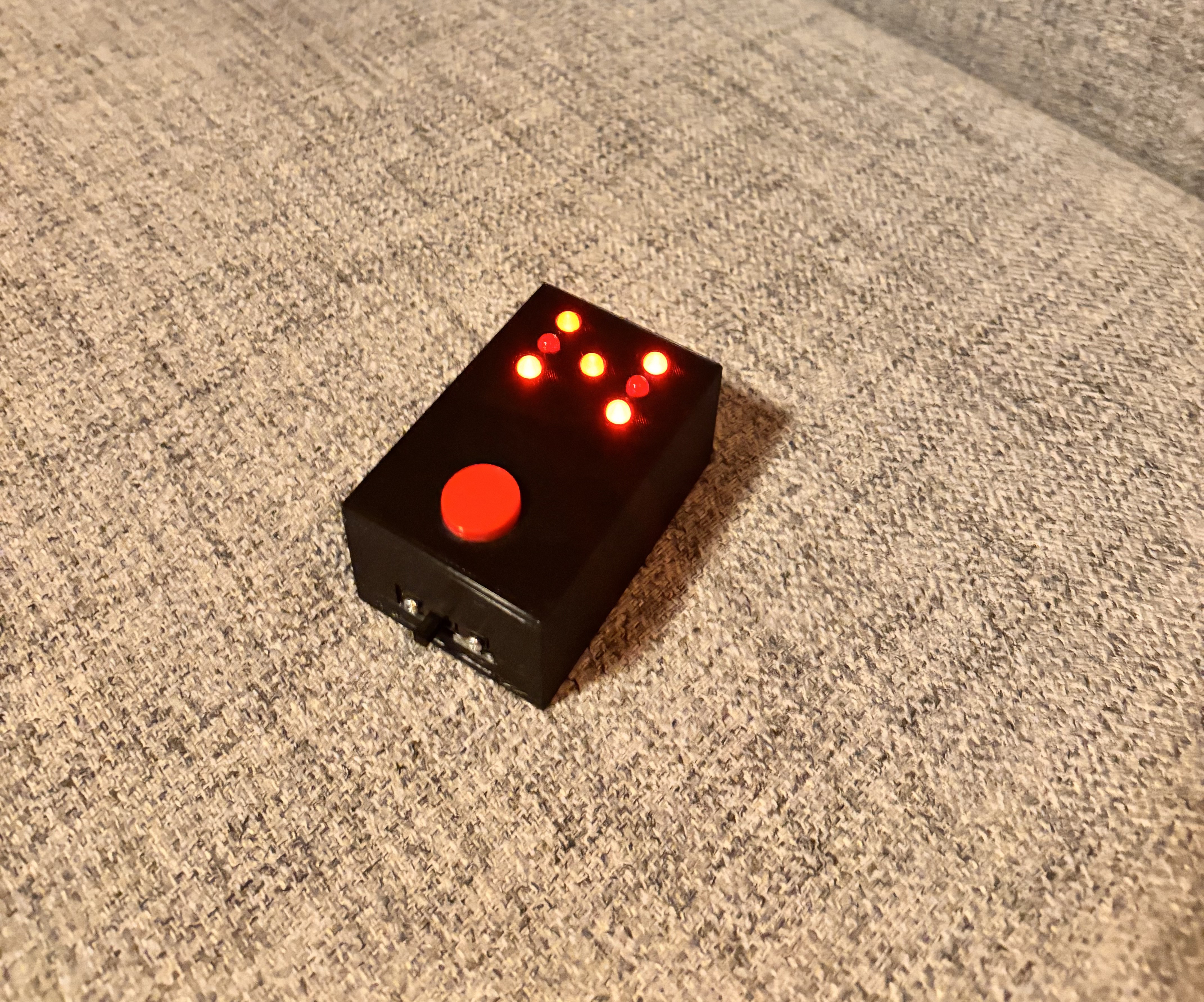 Miniatura 4 do modelo 3D Electronic Dice
