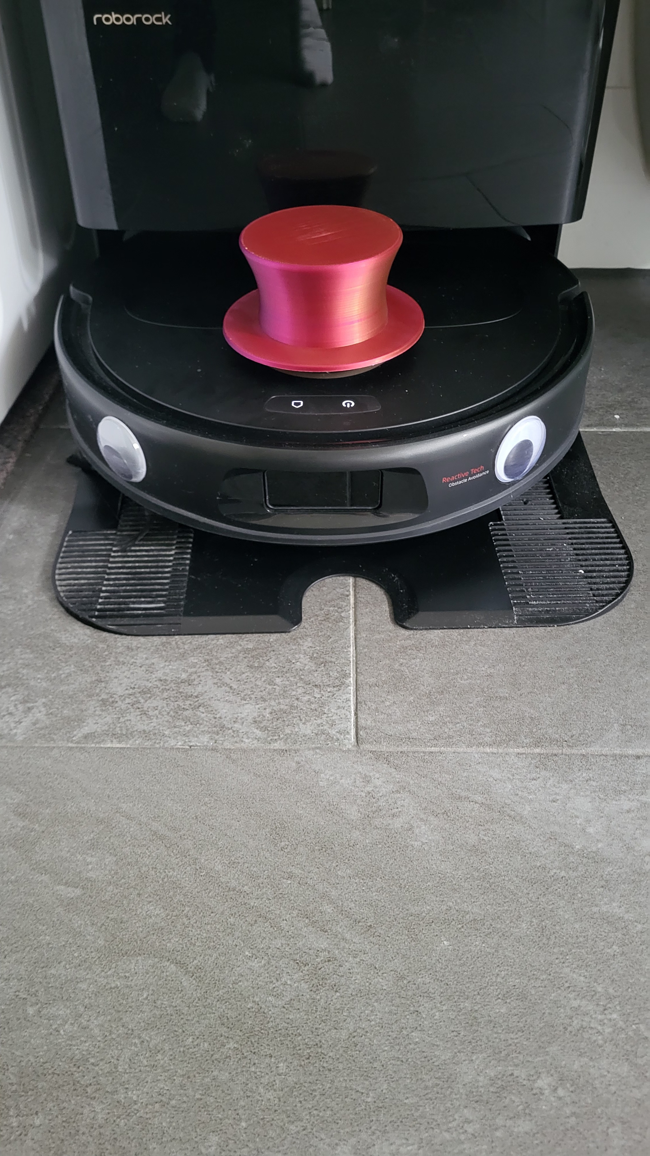 Tophat for a Robot-Vacuum Roborock Qrevo