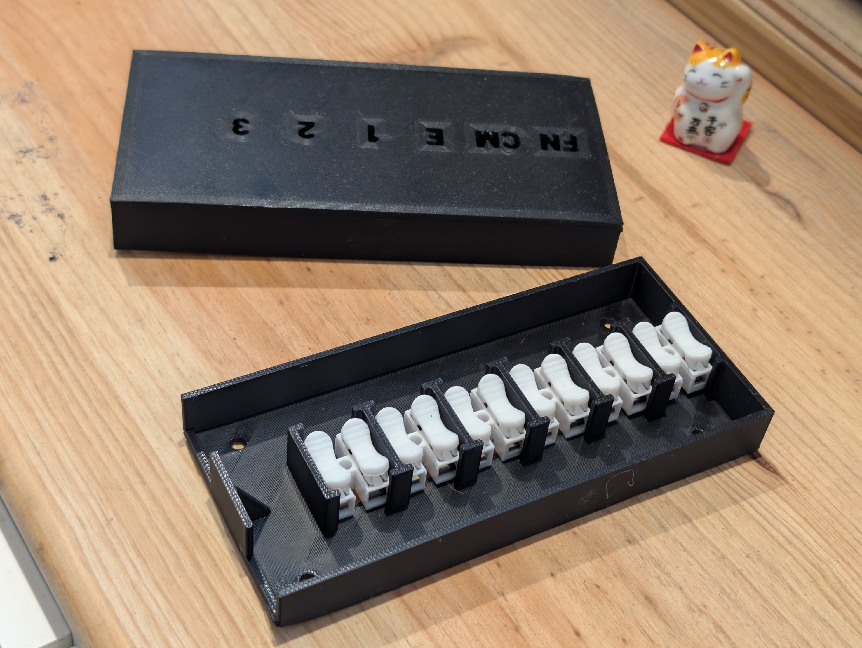 CH2 Quick Connector Multi-Slot Junction Box