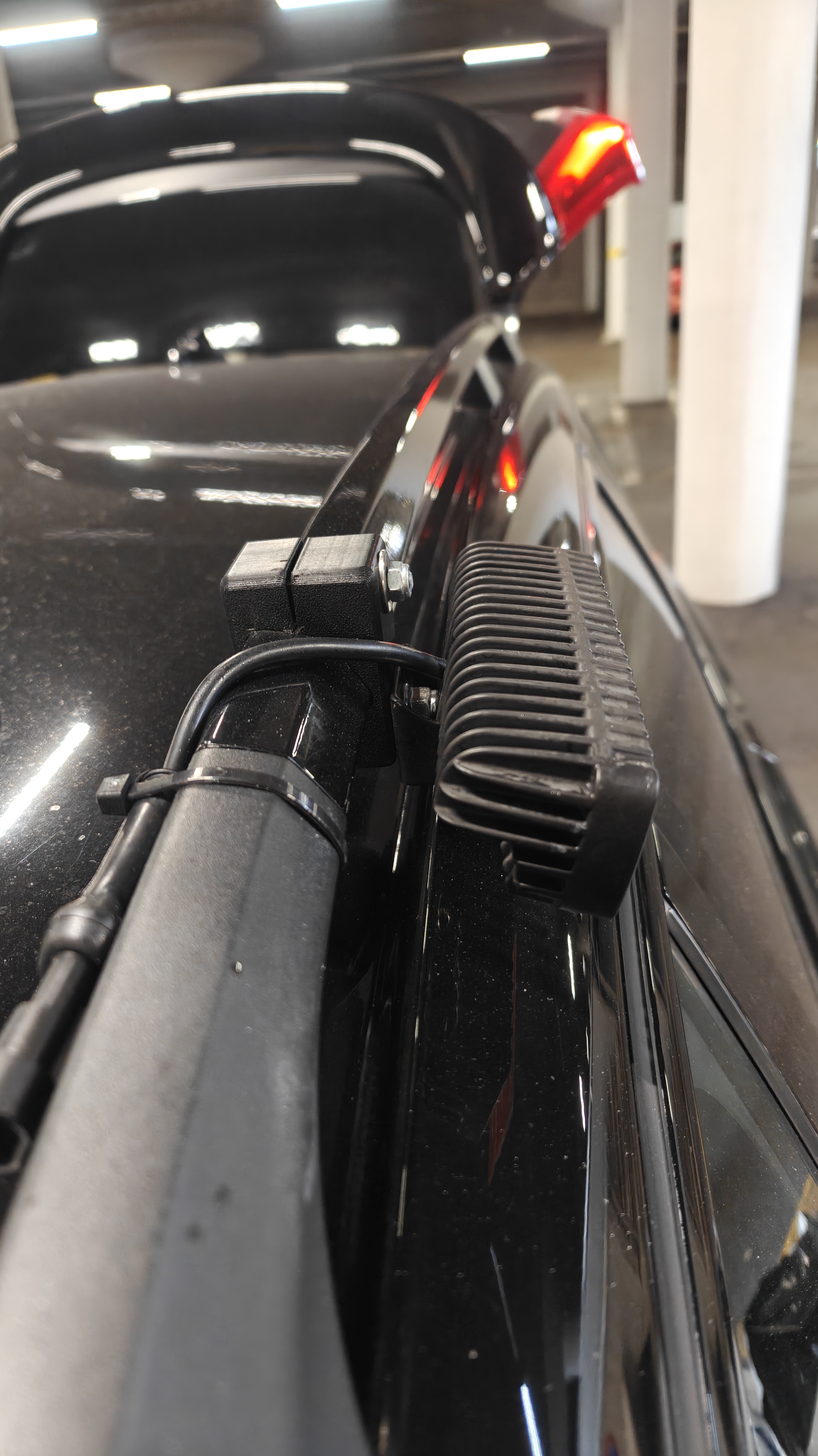 Volvo XC70 / V70 P3 (2007 - 2016) roof rail mount
