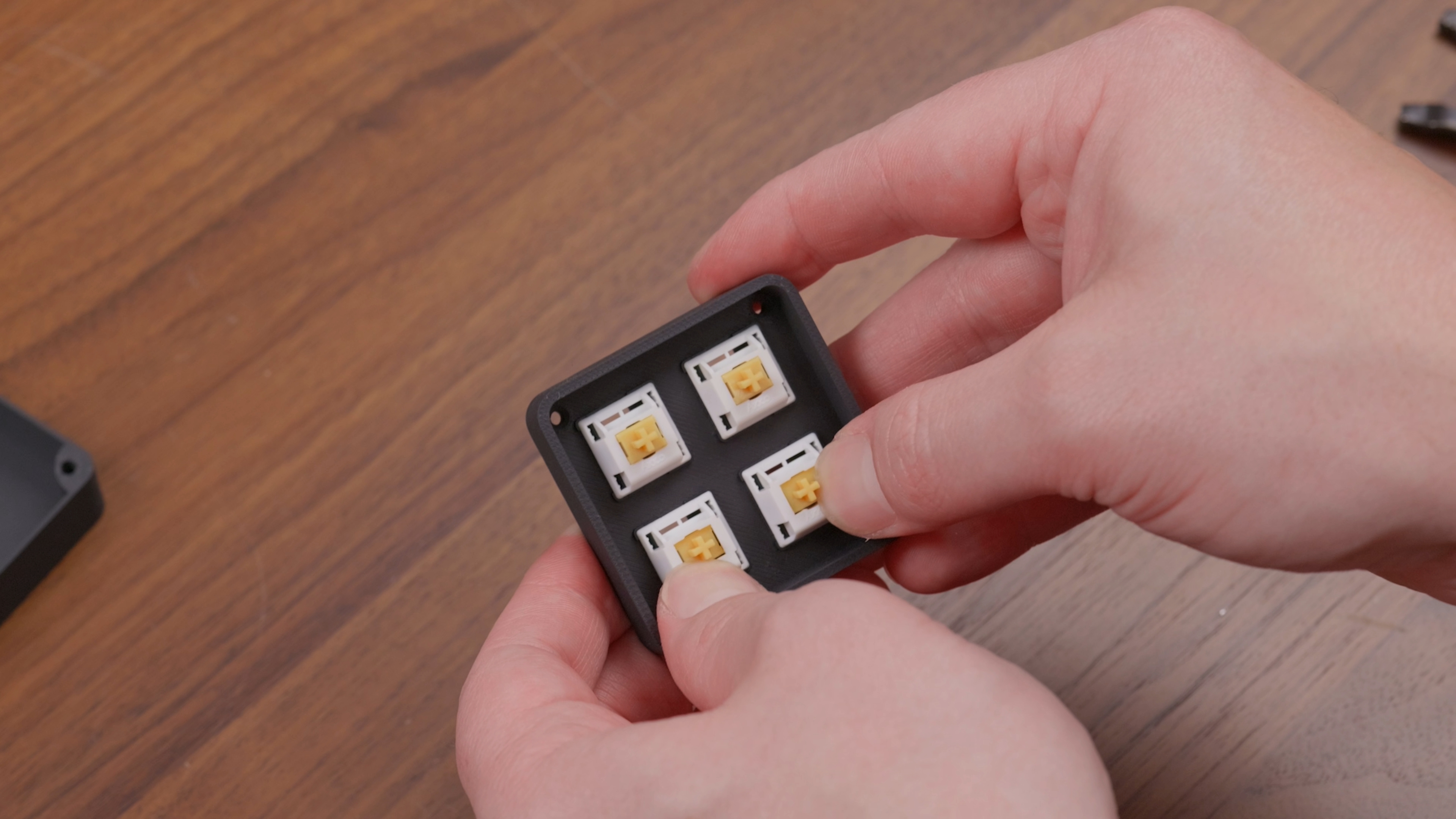 4-Button ESPHome Controller Enclosure — miniatura 3