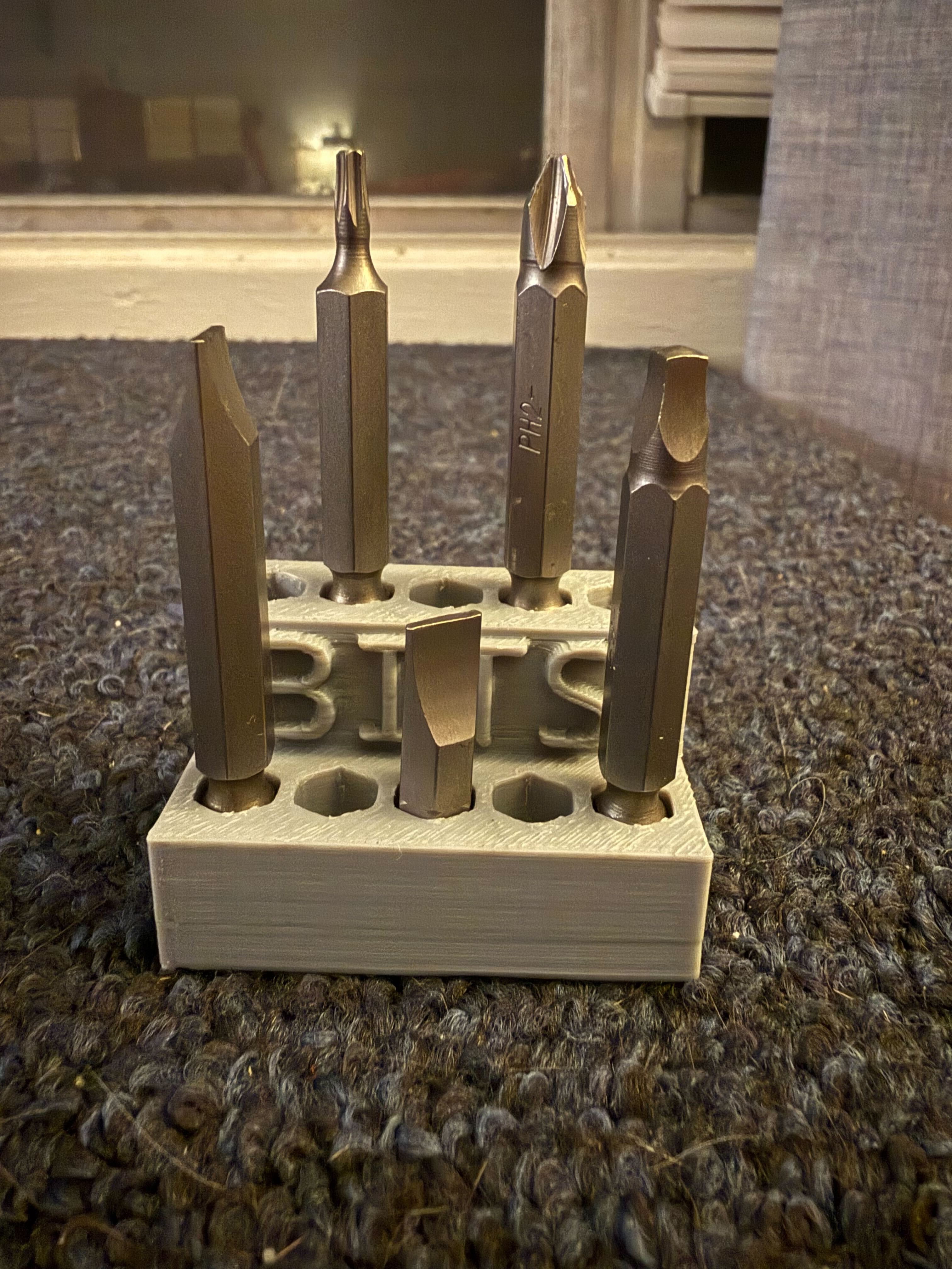 Simple Drill/Screwdriver Bit Holder