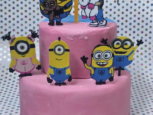 Minions & Agnes "Happy Birthday" 7-Piece Cake Topper Set