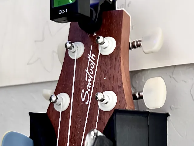 Ukulele Holder