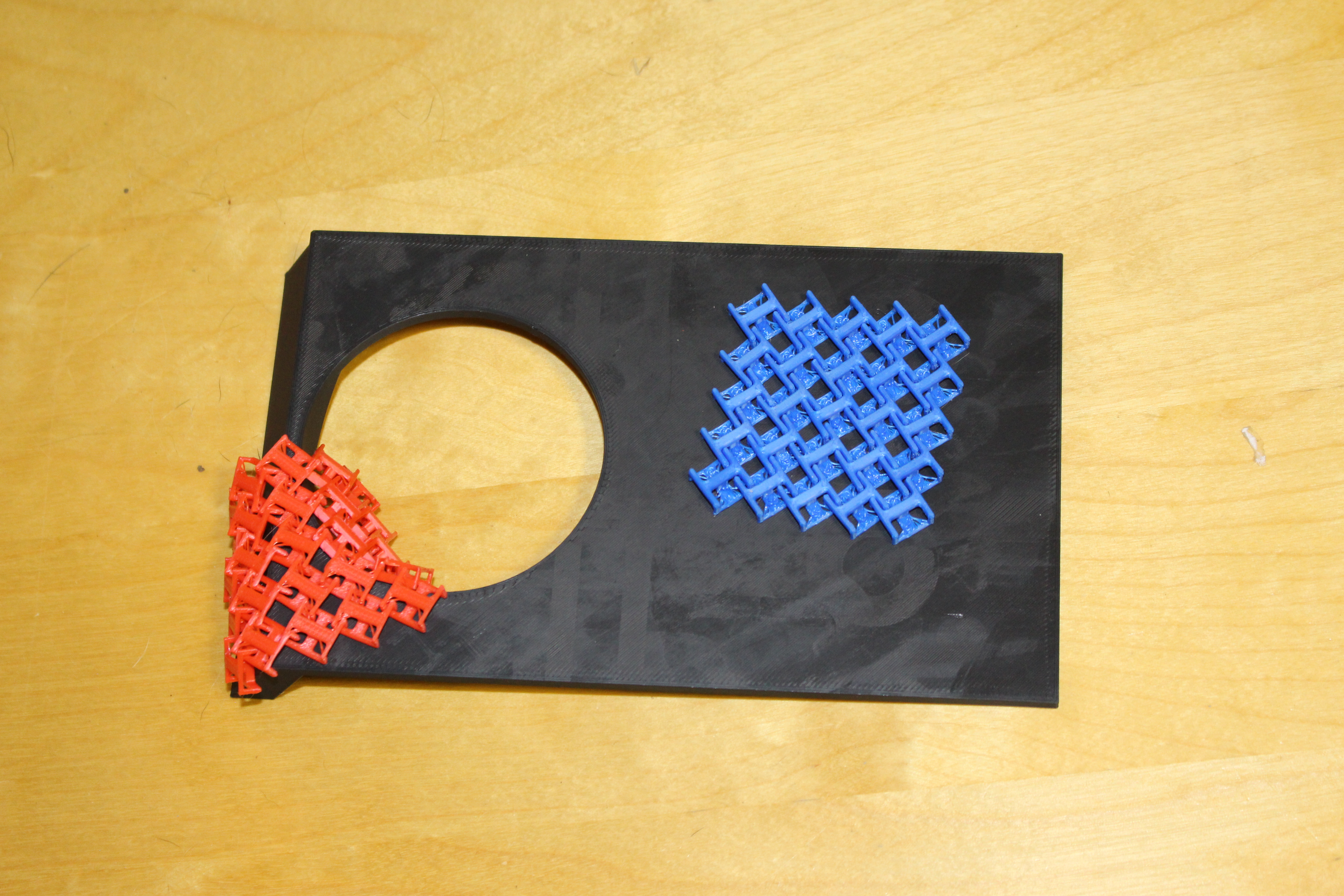 Miniatura 2 do modelo 3D Day 33:Mini TableTop Cornhole