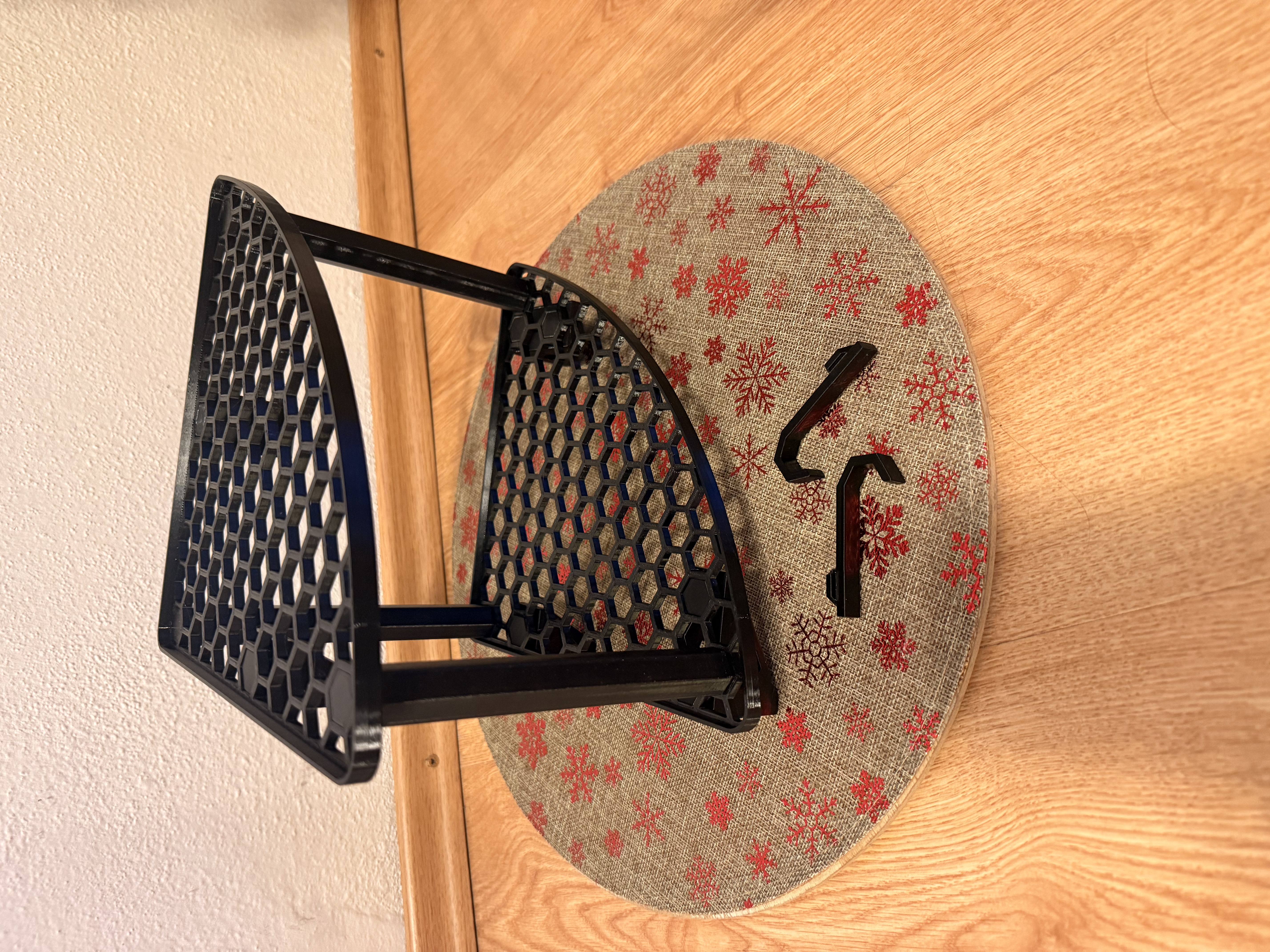 Bathroom corner shelf