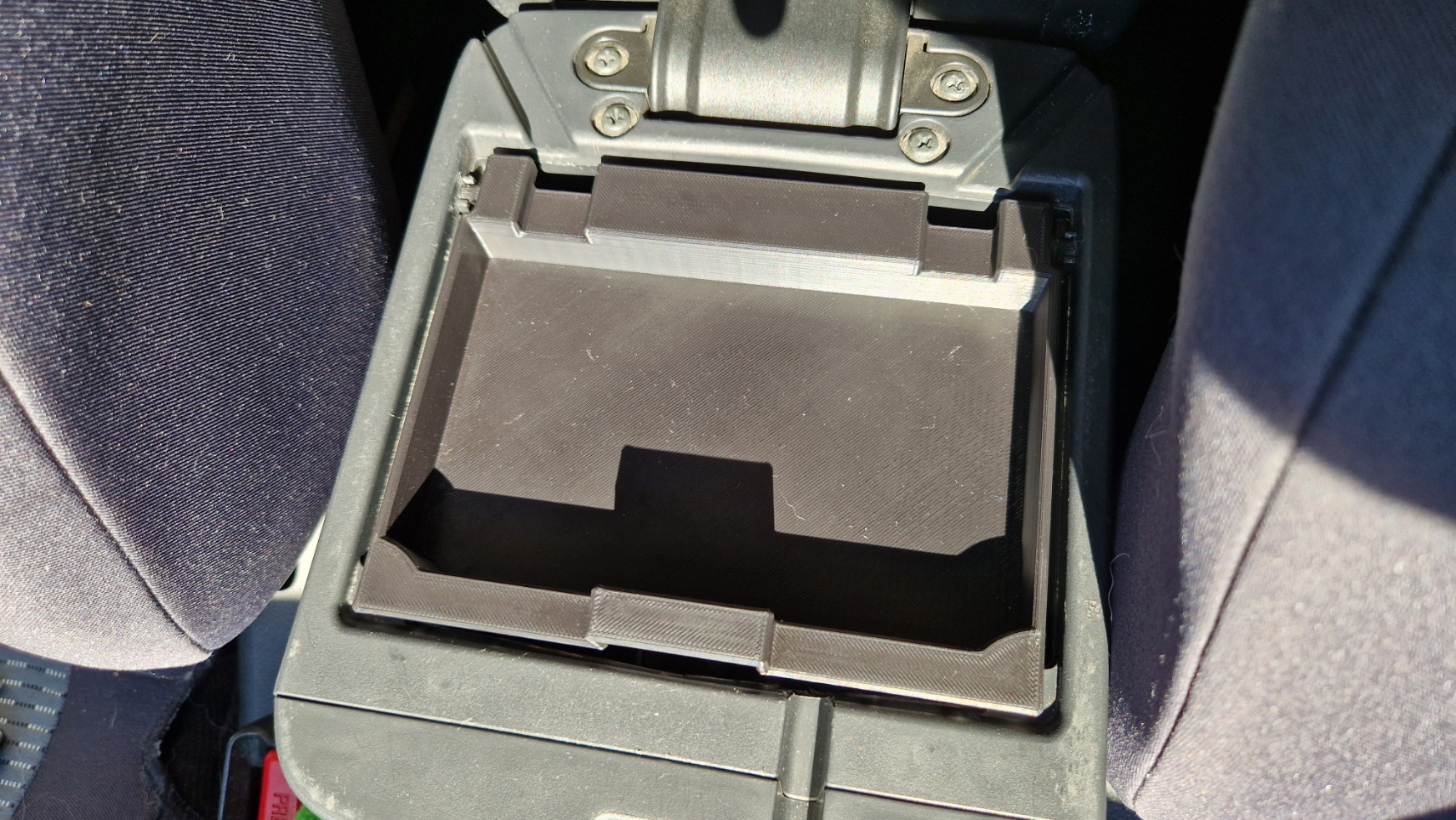 Mitsubishi L200/Triton (2015) tray for armrest console