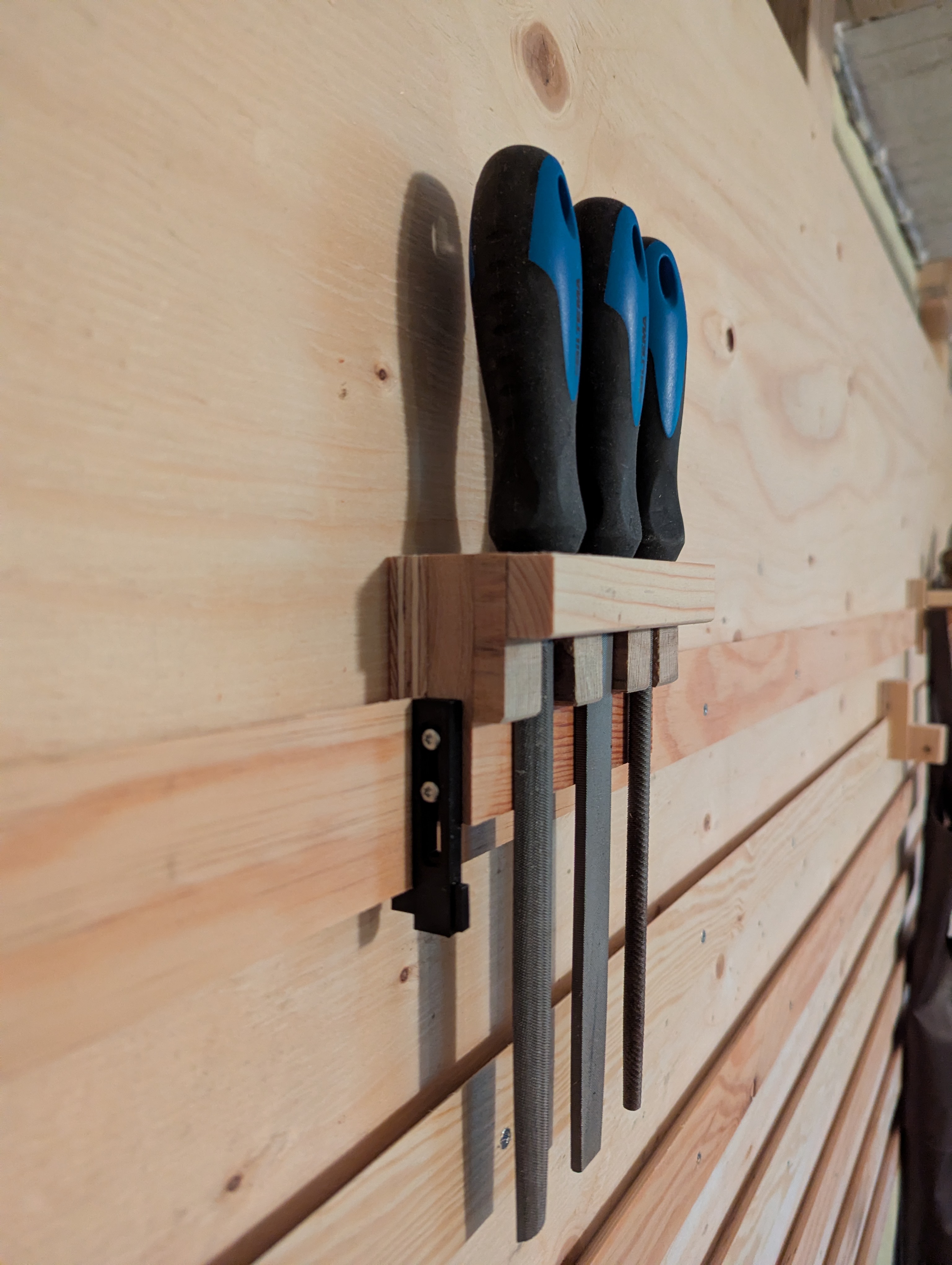 French Cleat Extendable Side Lock