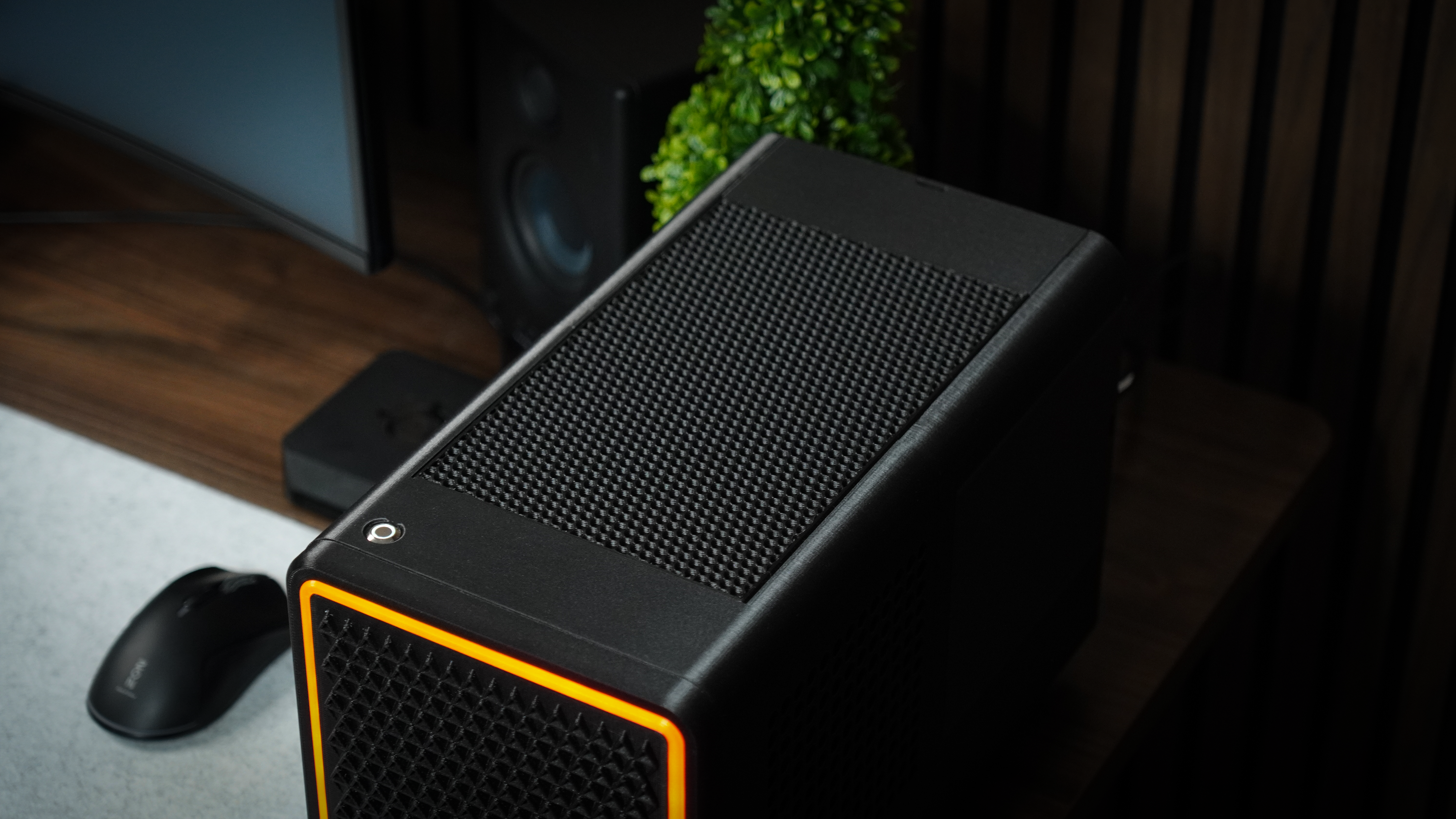 Compact and clean ITX case — miniatura 3