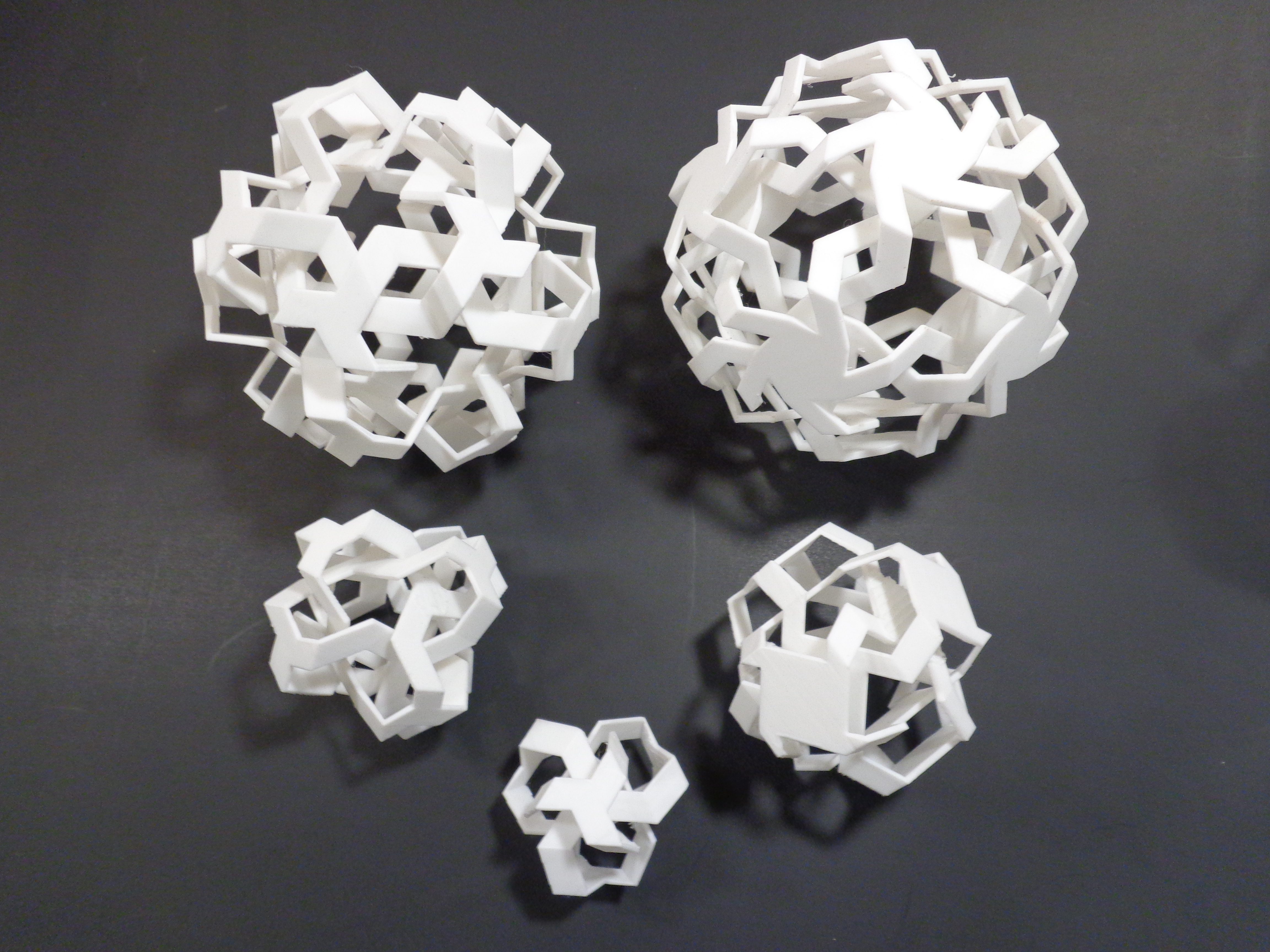 The 5 Roelofs-Platonic Polyknots