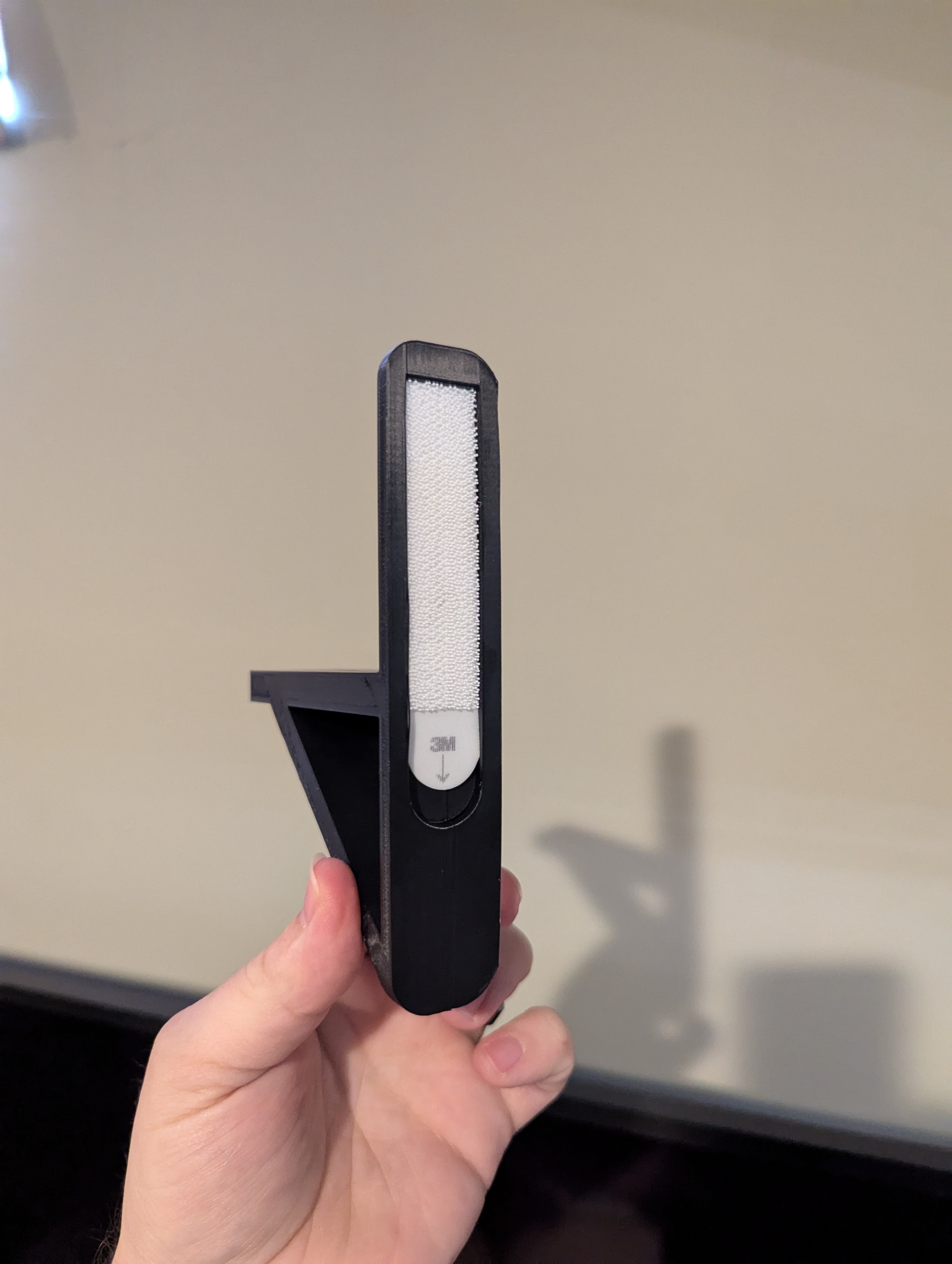Command Strip Flower Pot shelf - Velcro Base