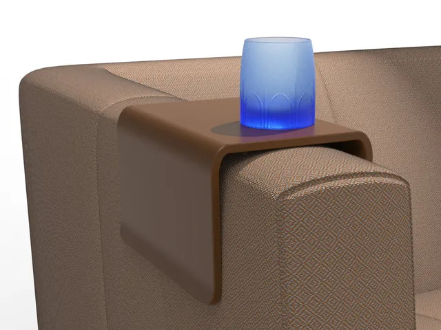 Minimalistic clamping armrest table - vertical print orientation