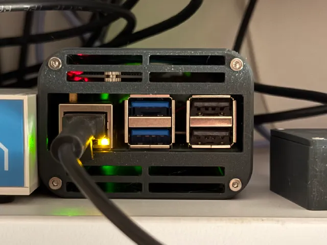 Raspberry Pi 5 + NVMe + 40x40mm Fan Case