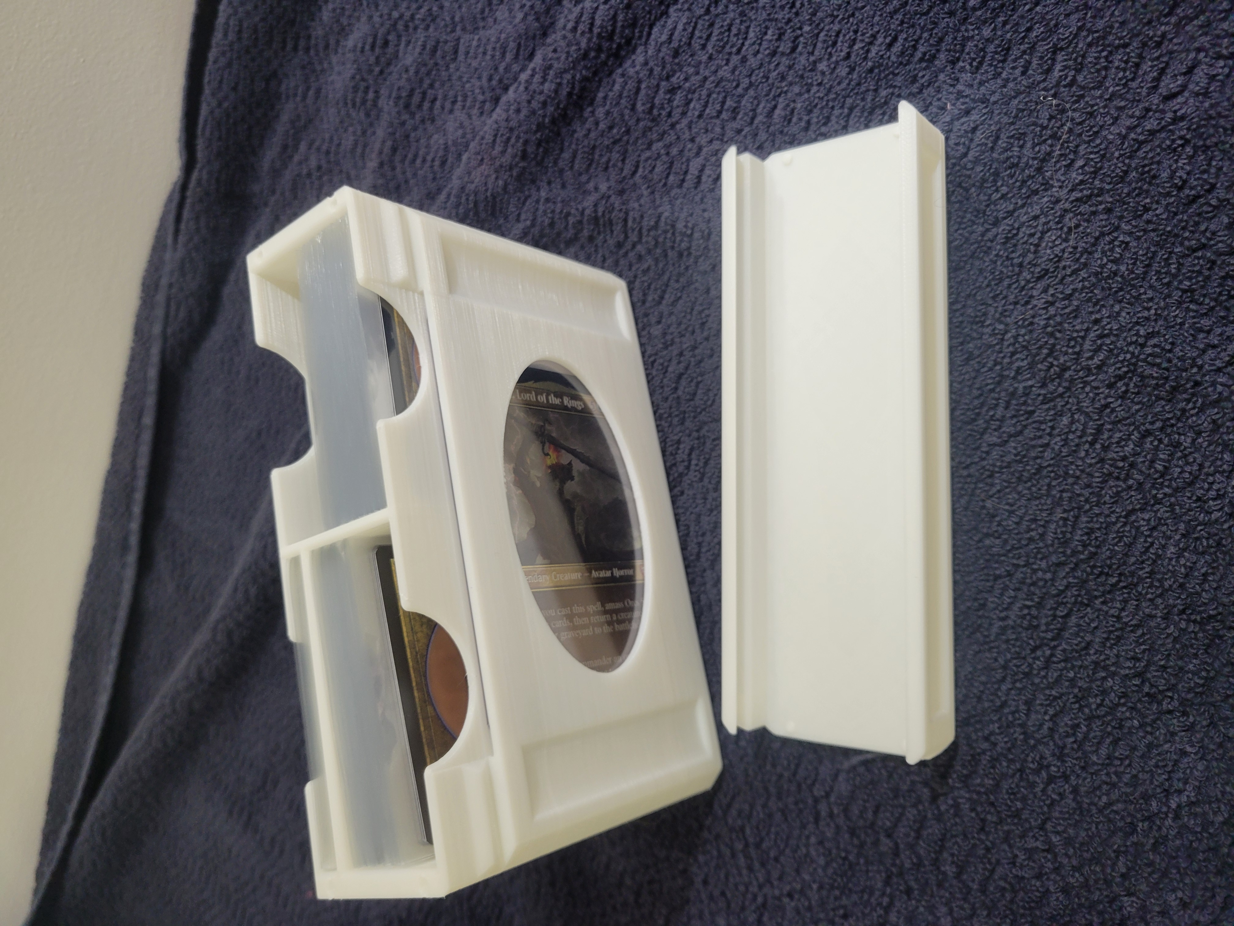 EDH Deckbox with Commander Displays