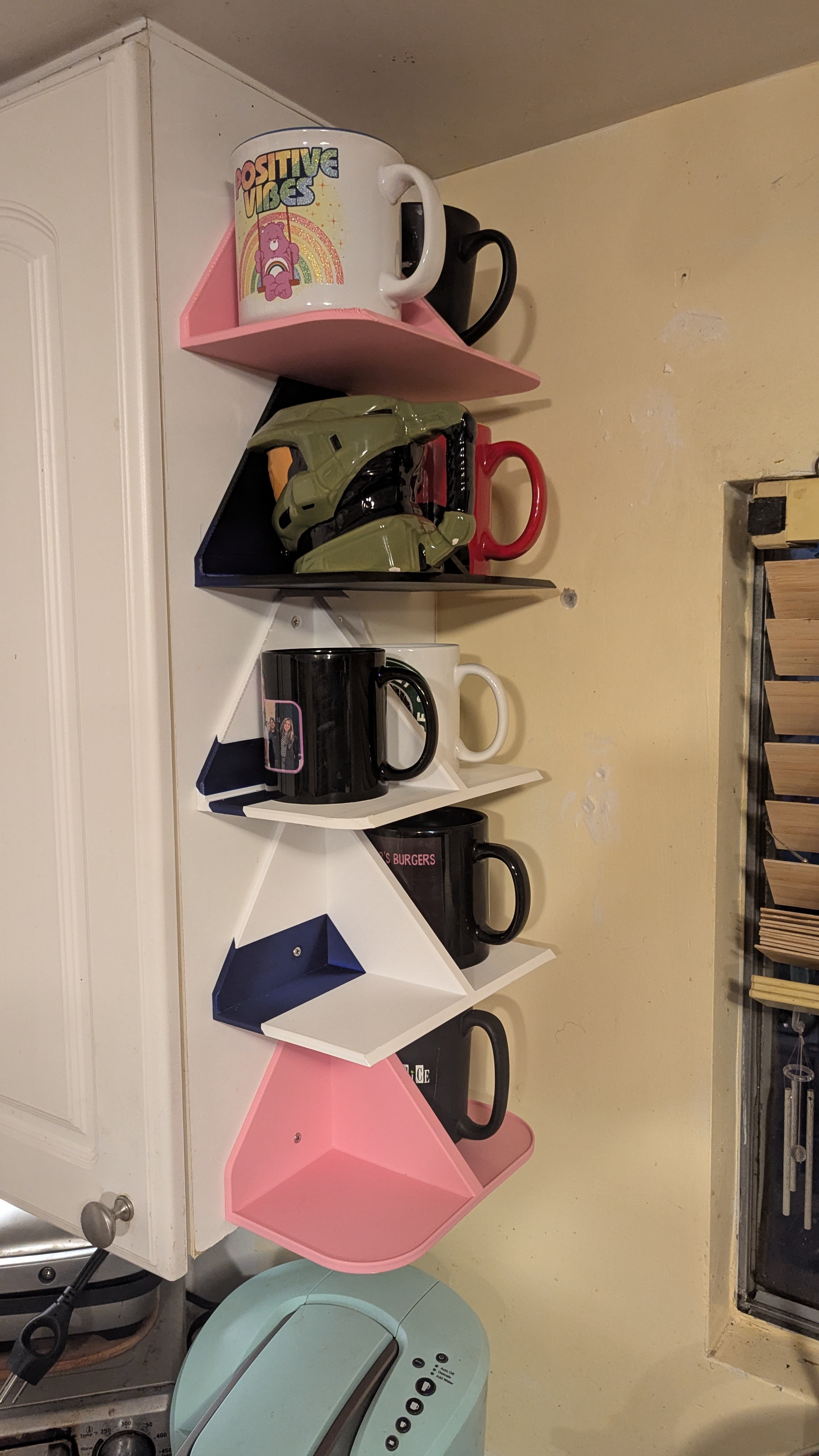 Miniatura 13 do modelo 3D Coffee Mug Shelf