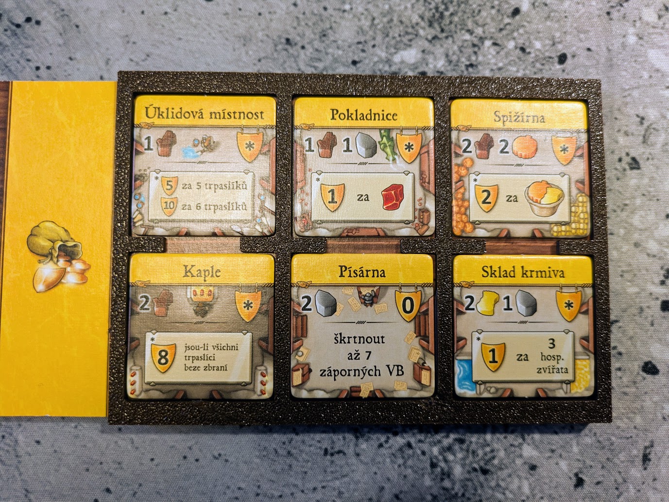 Caverna tile holder