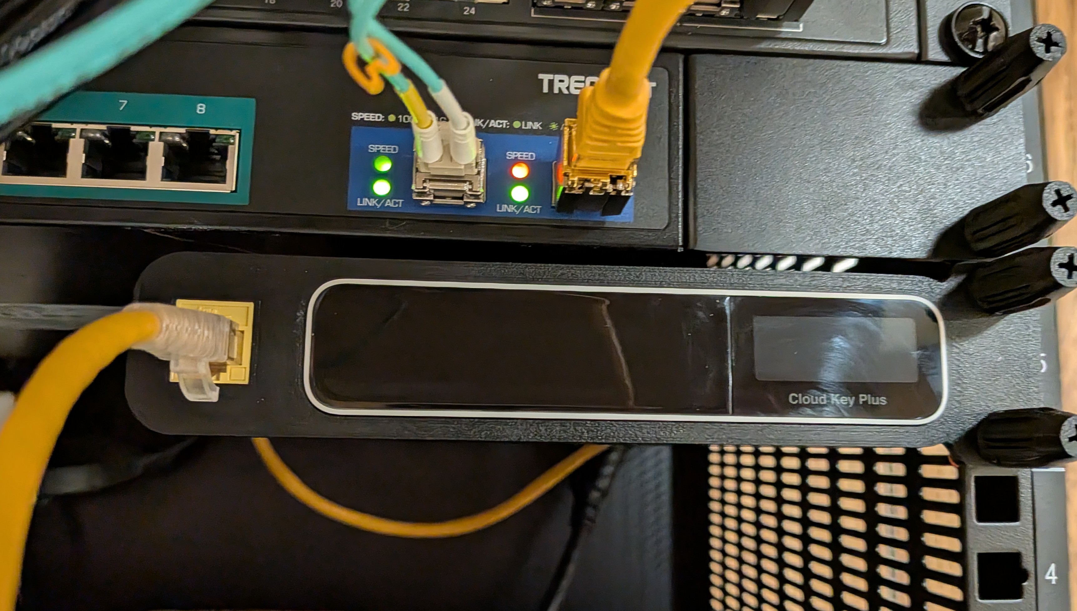 Ubiquiti Unifi Cloudkey G2 Standard and Plus Rack Bracket Remix of a Remix Version