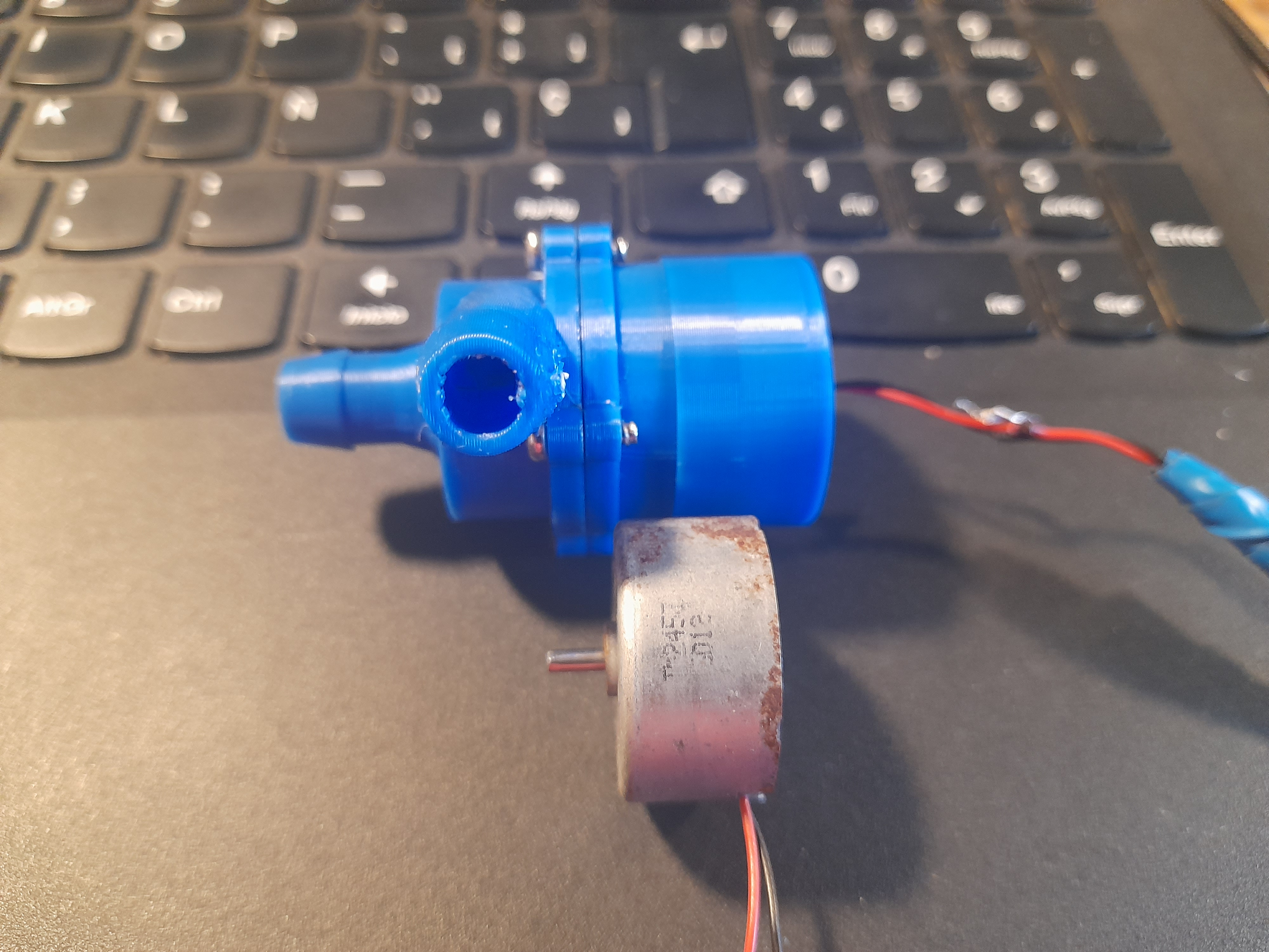 Miniatura 4 do modelo 3D Mini water pump