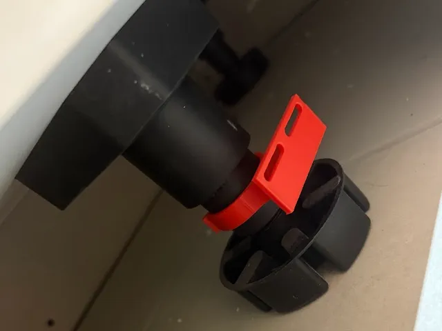 Kitchen cabinet plinth clip