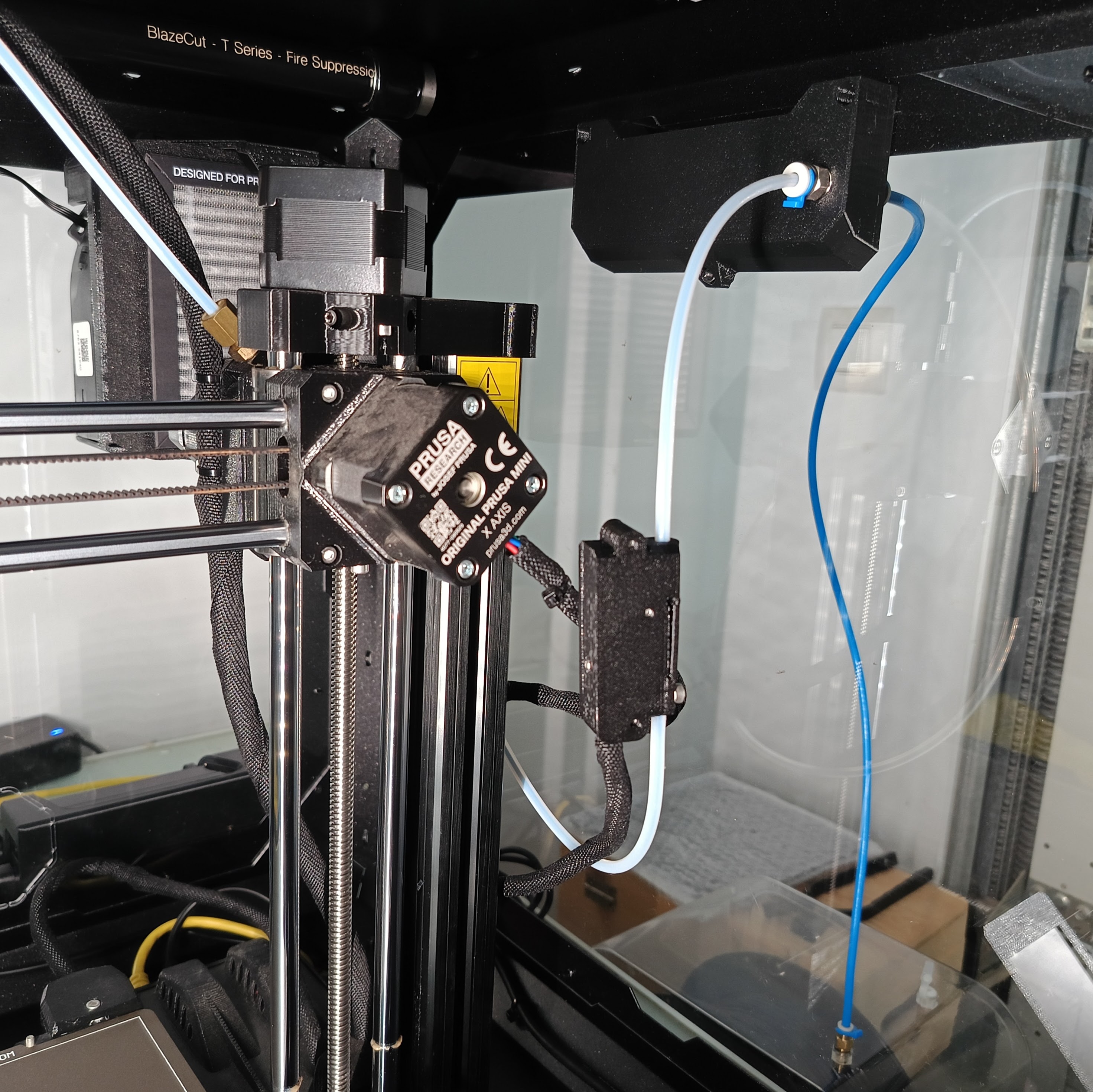 Mini Enclosure Transport Handle with Filament Pass-through