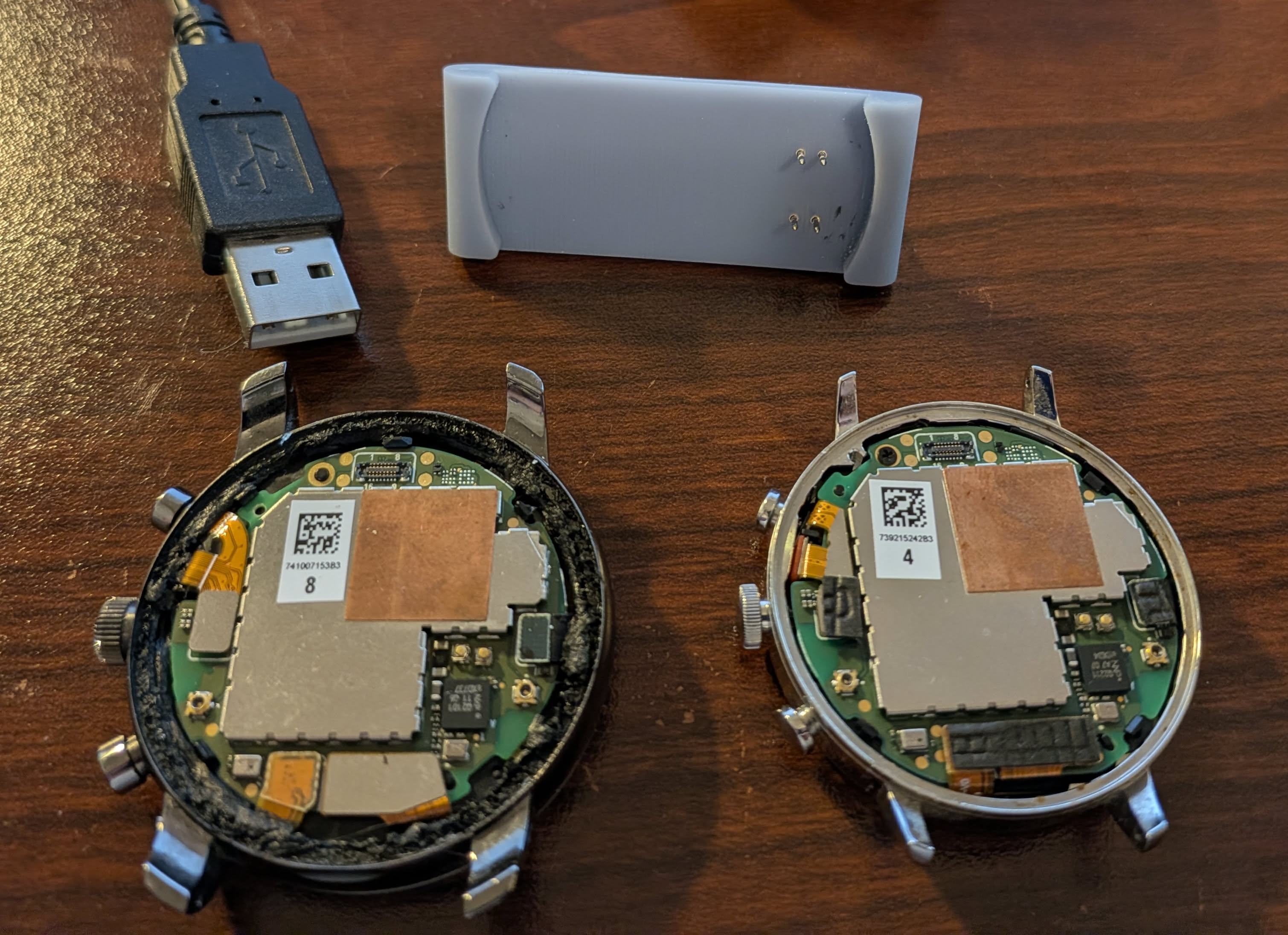Fossil Gen 4 Q Explorist HR (45mm) USB Pin Back Plate