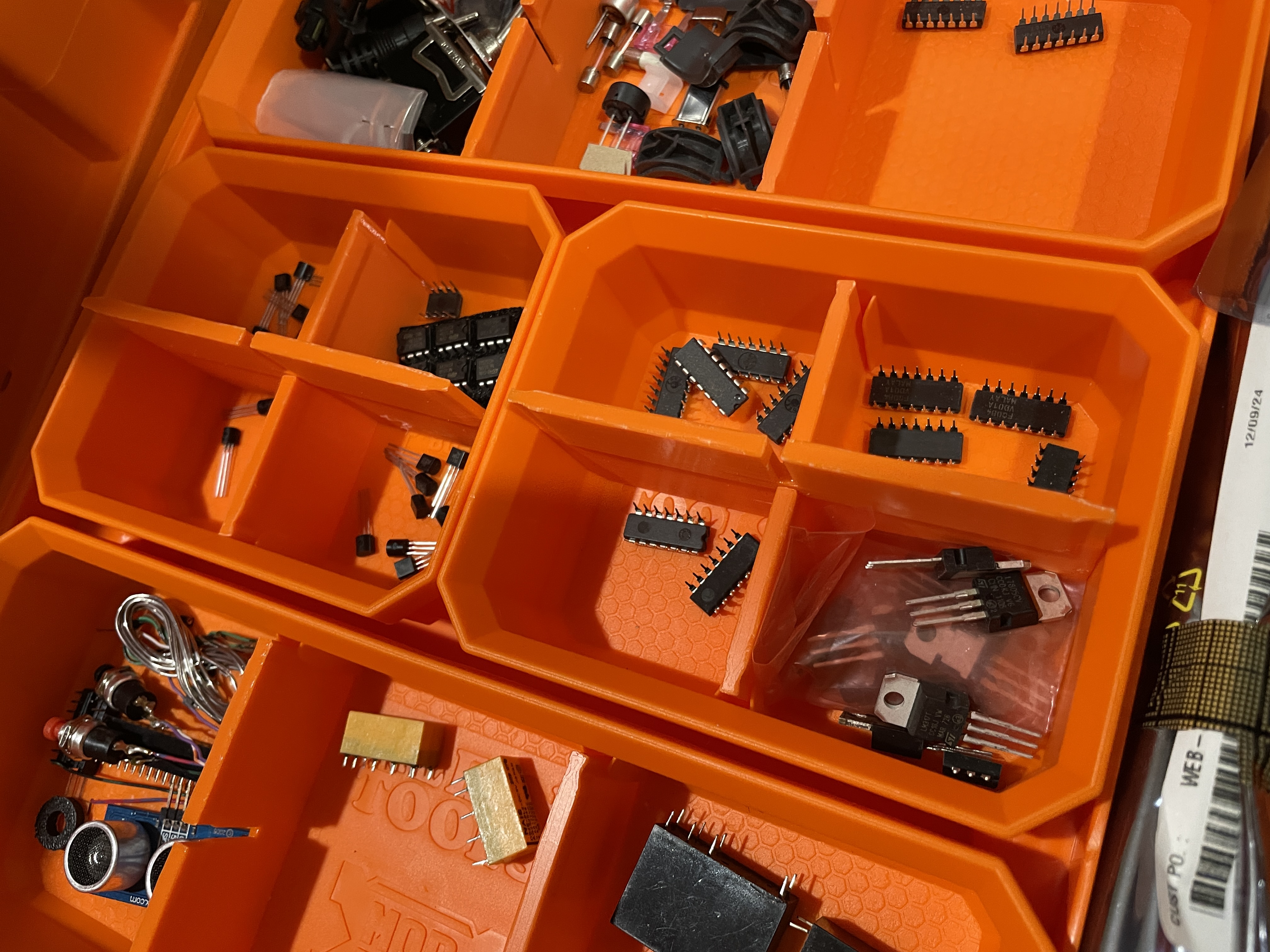 Compartment Doubler for small container in Klein 54807MB ModBox