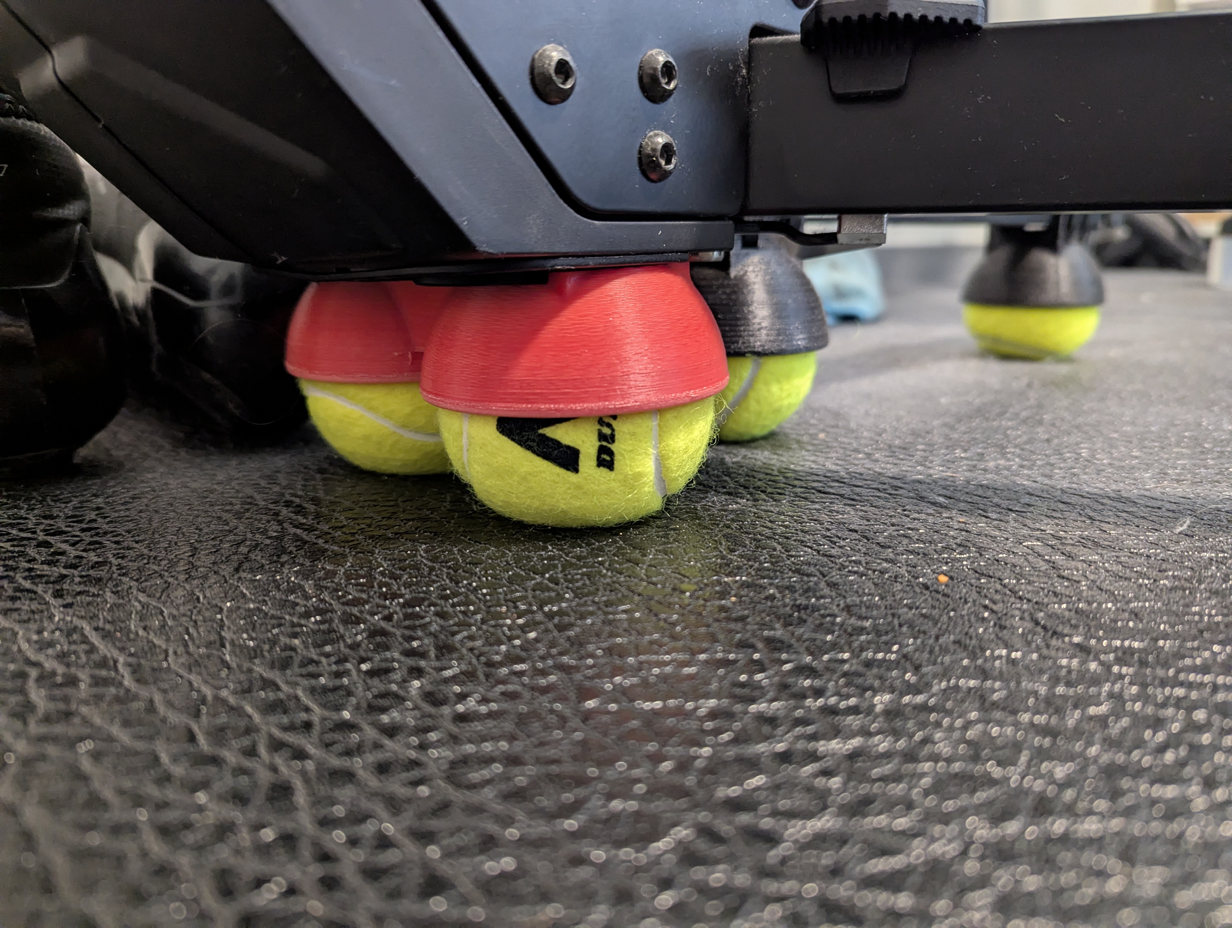 Elite Suito Tennis Ball Feet Rear Stabilizer