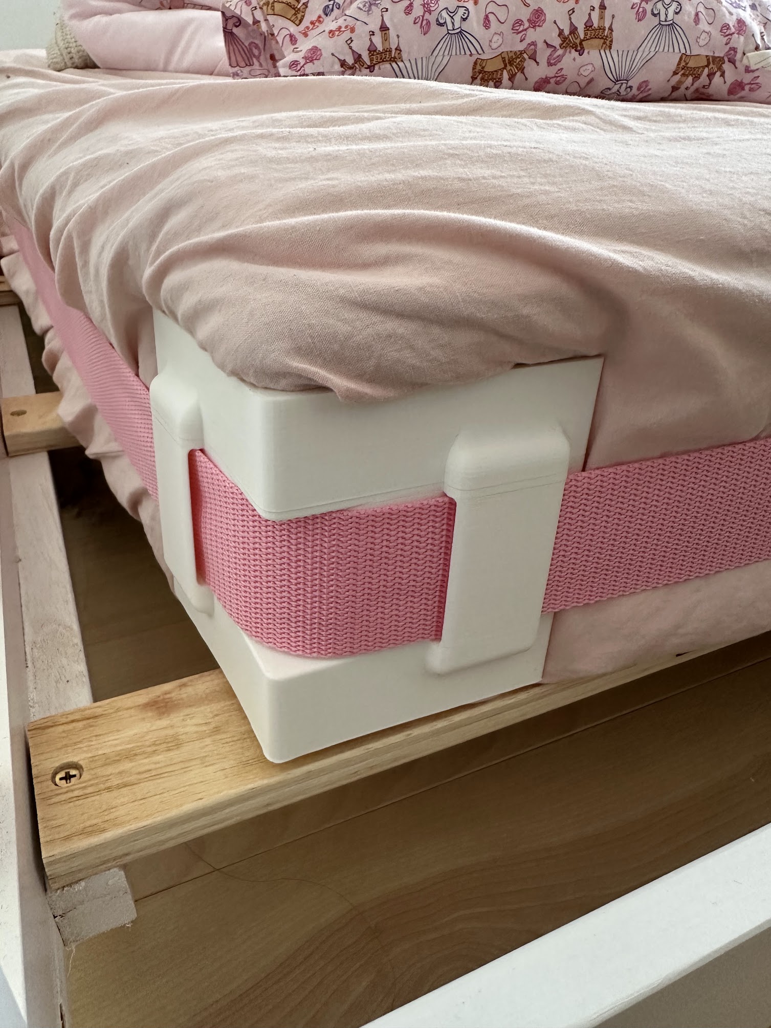 Mattress Strap Guide for 2" Nylon Straps